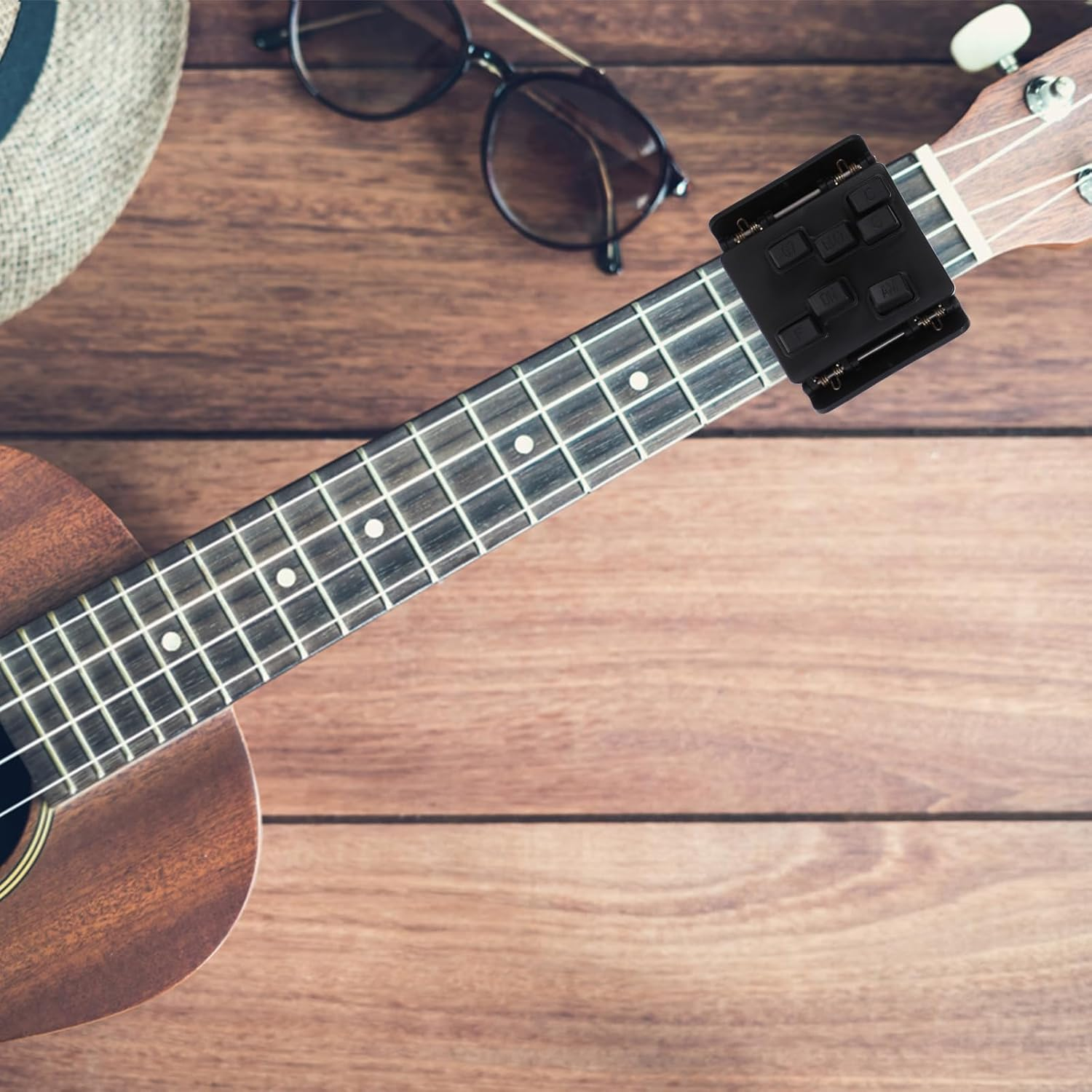 SUPVOX Ukulele Chord Practice Aid for Beginners - Black Plastic Ukulele Learning System with Seven Chords, Ideal for Quick Progression and Correcting Playing Gestures image number 3