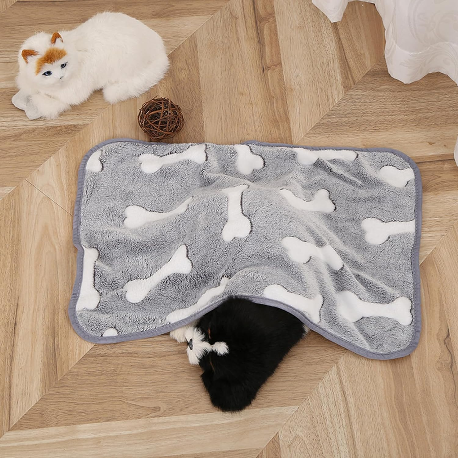 3 Pack of Pet Super Soft Blanket Outdoor Fluffy Dog Blanket Suitable for Kittens, Puppies, Guinea Pigs, Hamsters, Rabbits, and Small Animals Flight Blankets 23 "X 16" image number 1