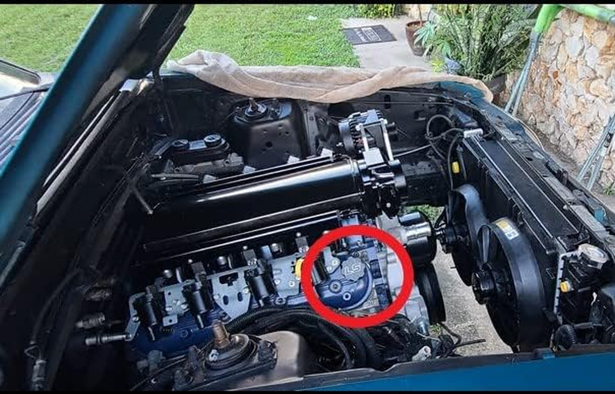 For LS Engines Oil Cap &ndash; CNC Machined Billet 6061 Aluminum Replacement for GM LS1 LS2 LS3 LS6 LSX Swapped Engines &ndash; Black Anodized Finish with Laser-Engraved Logo, Includes O-Ring Seal image number 2