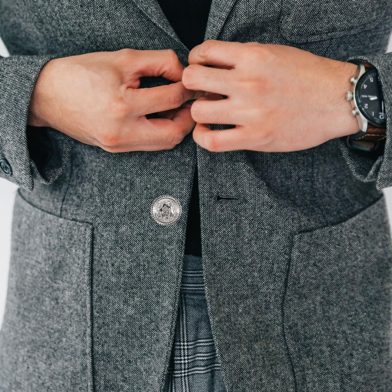 VICASKY 50PCS Metal Blazer Button Set, Silver Buttons for Jeans Button, Replacement Jeans Buttons Metal Silver Vintage Blazer Button Set /15.0MM,28L/18.0MM,34L/20.0MM,36L/23.0 MM,40L/25.0 image number 1