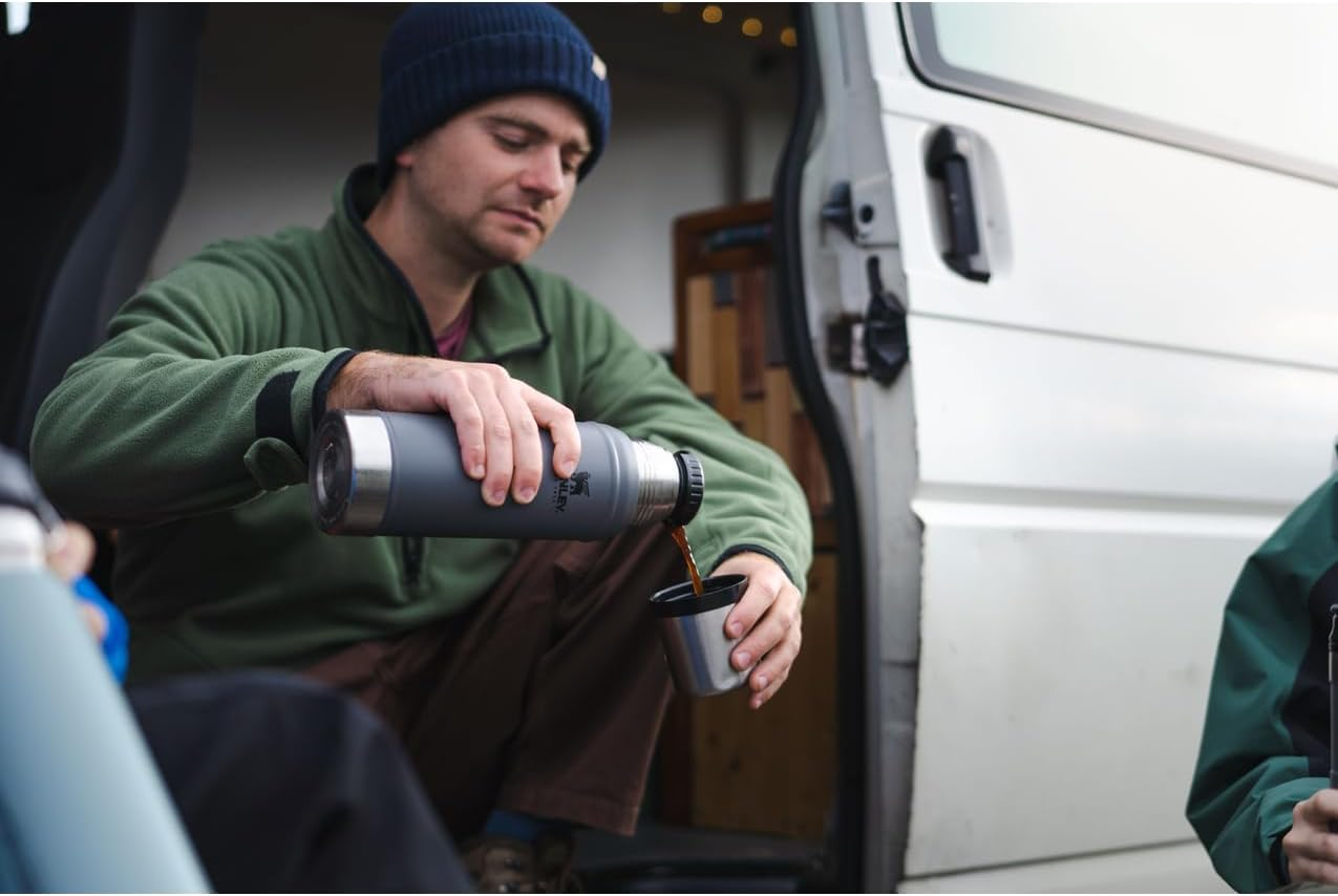 Stanley Classic Legendary Classic Bottle 20Oz Hammertone Green image number 3