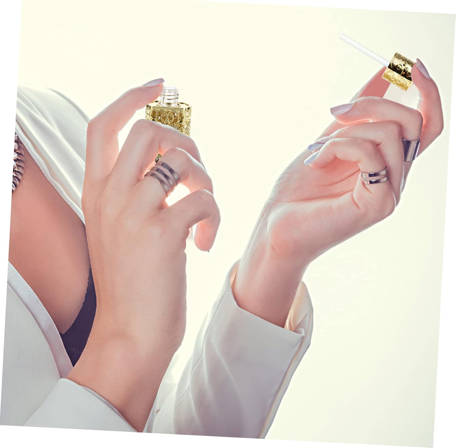 3Pcs Essential Oil Storage Bottle Creative Antique Design for Perfume and Aromatherapy Decorative Hollow Engraving Spray Bottle Leak Mess Dispensing image number 5