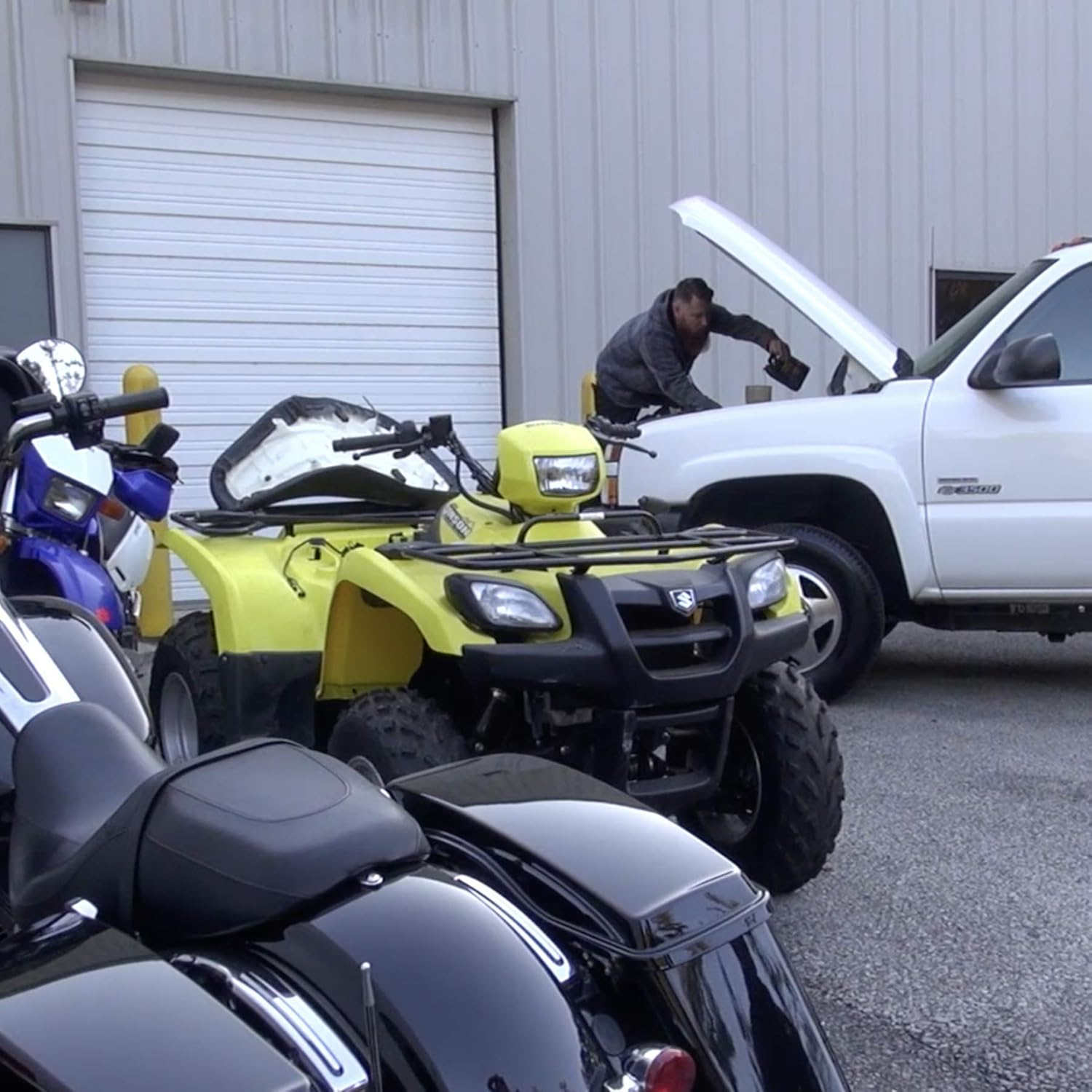 Motorkote MK-HL32-06 Heavy Duty Hyper Lubricant Engine Treatment, 32-Ounce, Single, Black image number 1