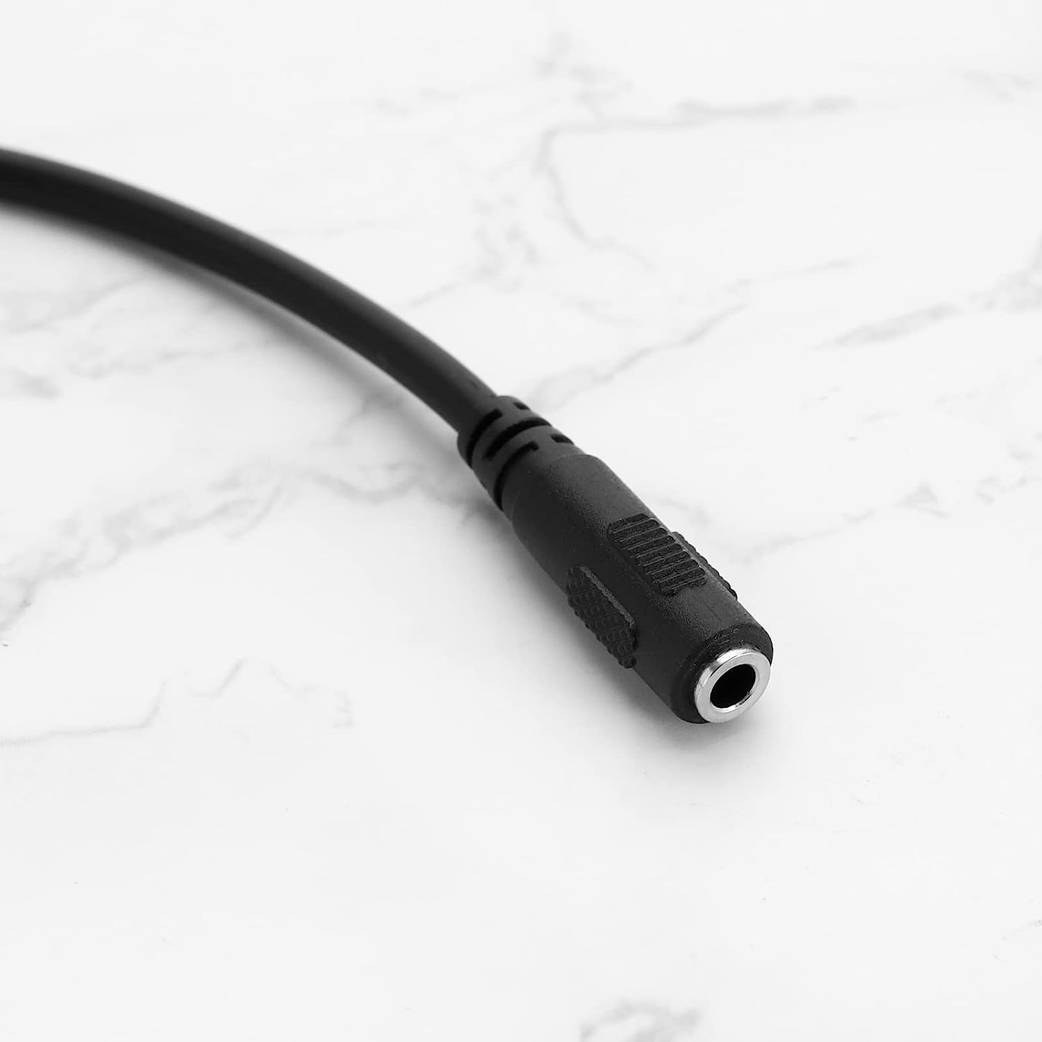 Ecsing AMI to 3.5Mm Audio Cable Adapter Compatible with A3 A4 A5 A6 A8 TT 2006-Onwards for MP3 Player Headphone Speaker AUX Music Interface Adapter Cable 35Cm image number 3