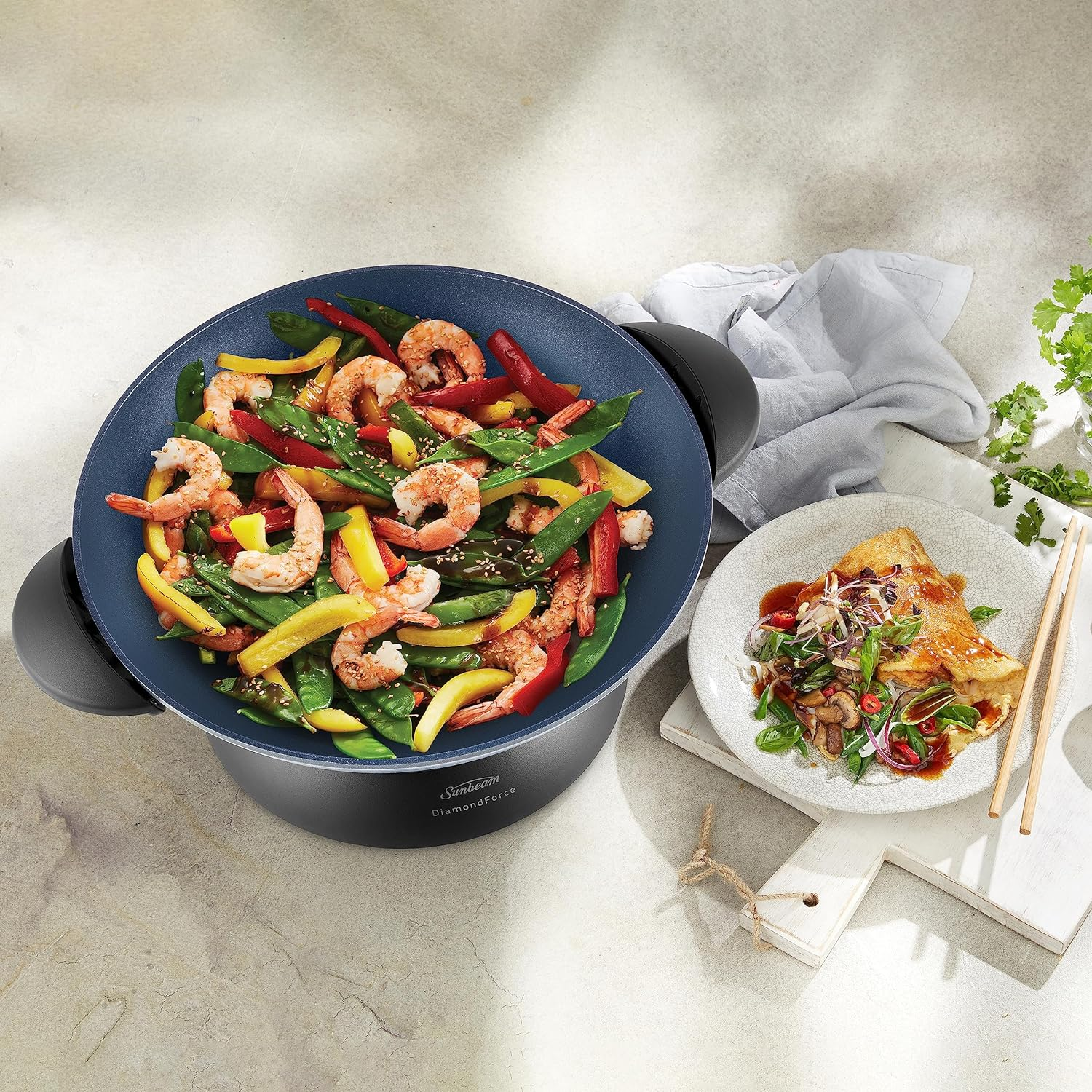 Sunbeam Diamondforce Electric Wok | Non-Stick Diamond-Infused Electric Pan Coating, Easy Wipe Clean-Up, 7.5L Large Capacity, Energy Efficient Cooking 2400W, Dark Blue WWM7100DF image number 2