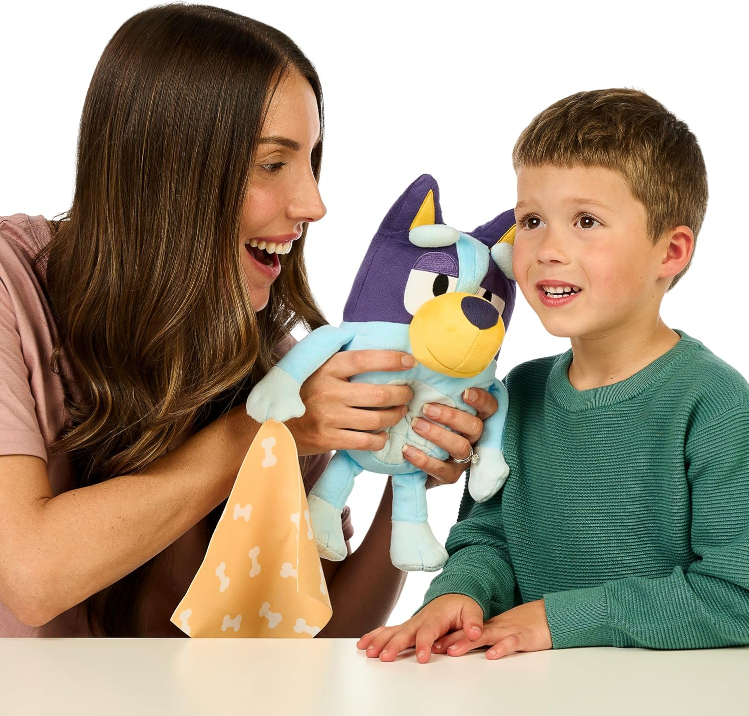 Sleepy Time Bluey 33Cm (13") Plush with Blanket, Press Bluey'S Tummy to Hear 7 Fun Phrases, Sing along with Bluey, so Soft Made with Deluxe Fabrics image number 2