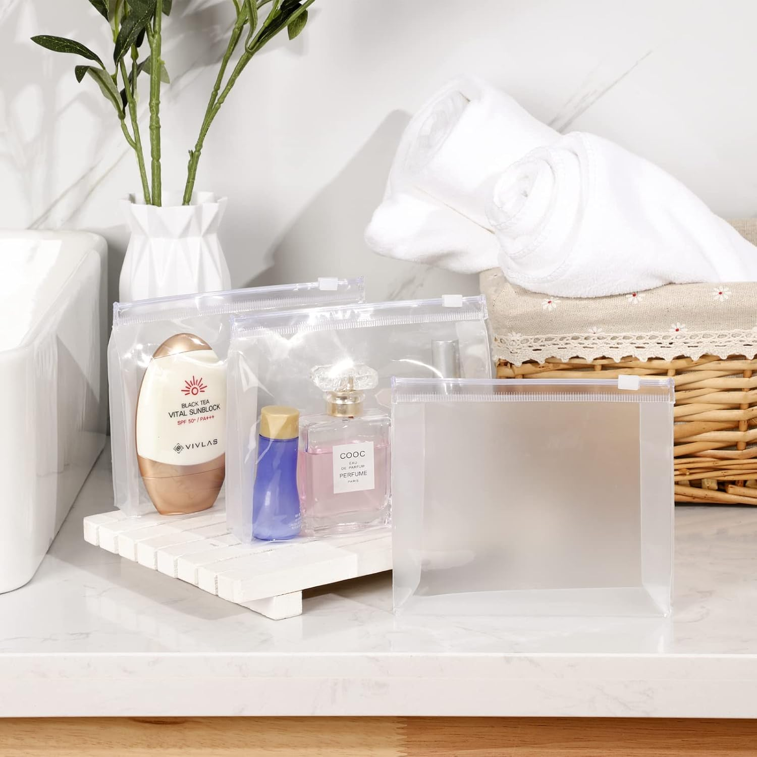 50 Pieces Mini Clear Makeup Bag Organizer Pouches Small PVC Transparent Waterproof Makeup Bag Plastic Cosmetic Organizer Bag with Zipper for Women Men Travel Vacation (Transparent,5.9 X 5.1 X 1.45 In)