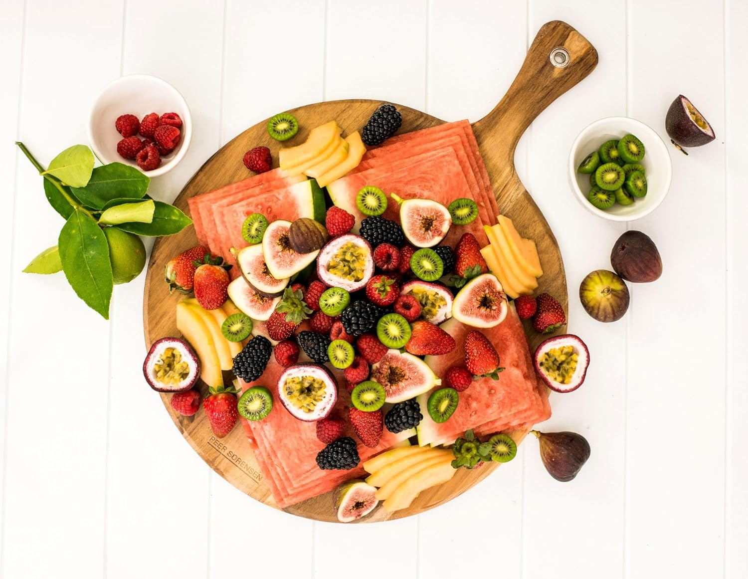 Peer Sorensen round Paddle Serving Board, 54.5 X 40.5 X 1.2Cm, Acacia Wood image number 4