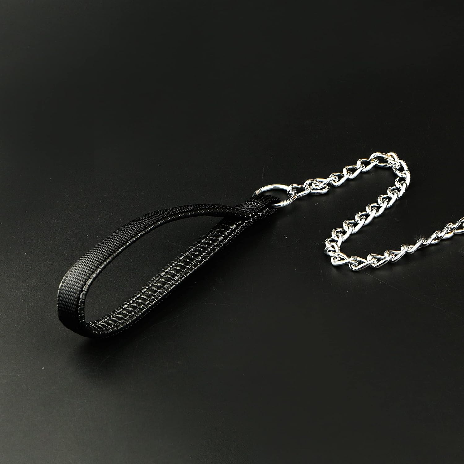 Heavy Duty Dog Leash,4Ft/6Ft Metal Dog Leash Dog Chain with Comfortable Handle for Medium & Large Size Dogs, Improved Dog Safety & Comfort ，Attaches to Pet Collar（Black (4FT) image number 1