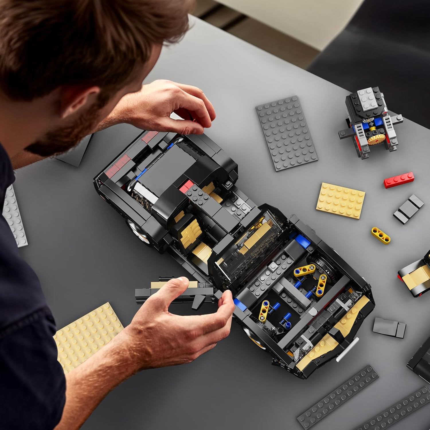 MOULD KING 10029 Technical Sports Car Building Kit,1557+ PCS Firebird Muscle Car Model, Creative Construction Toy for Teens and Adults 14+ image number 1