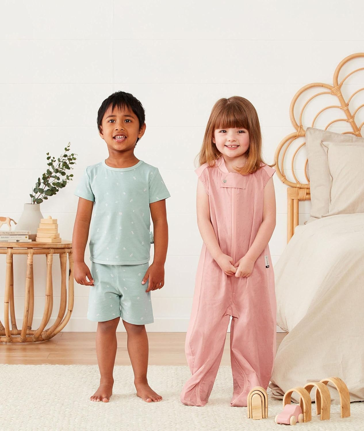 Ergopouch Sleep Suit Bag 0.3 TOG, 3-12 Months, Berries Print &ndash; Organic Cotton, 2-In-1 Convertible Sleeping Bag or Suit with Legs, Lightweight & Breathable, Ideal for Room Temperatures (22&ndash;26&deg;C)