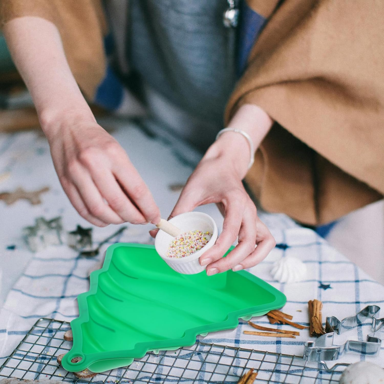 Christmas Tree Cake Pan Silicone Baking Mold Non-Stick Easy for Festive Decor image number 6