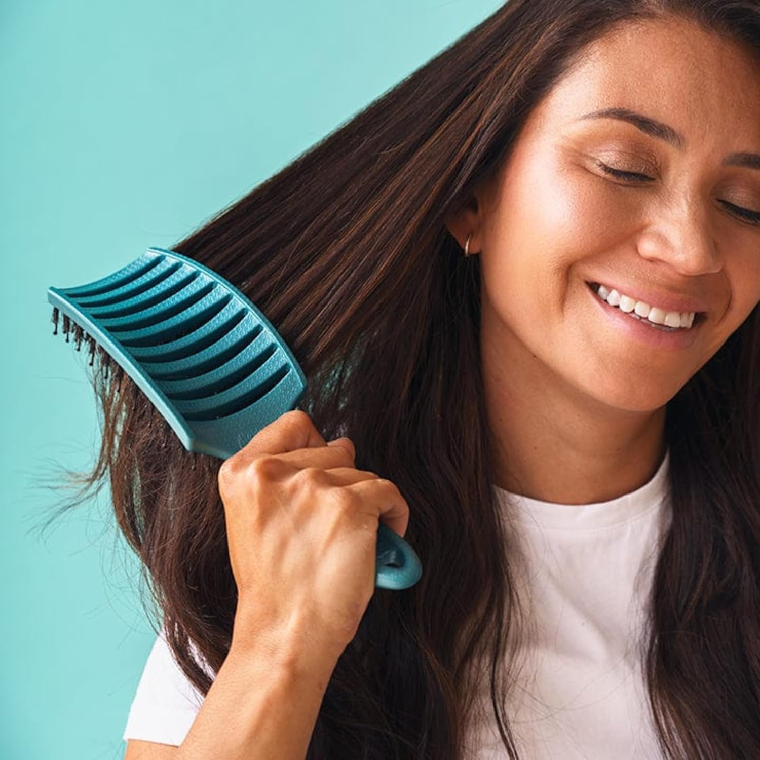 HAPPY HAIR Happy Detangler Paddle Brush with Boar Bristles & Nylon Pins | Designed by Women to Detangle & Smooth Thick, Fine or Curly Hair | Pain-Free Slick Back Brush, Ultra Lightweight (Teal) image number 4