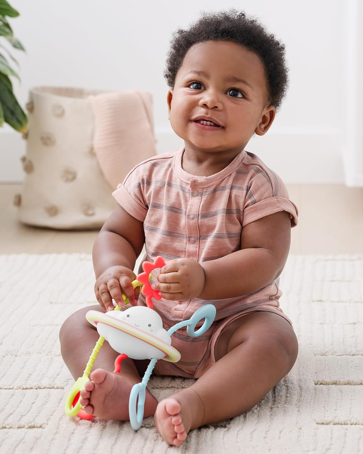 Skip Hop Silver Lining Cloud Pull & Play Baby Sensory Toy for 6+ Months - Soft Silicone Teething Toy - Fine & Gross Motor Skills Development - Tactile Puzzle & Cause-Effect Activity Infants image number 5