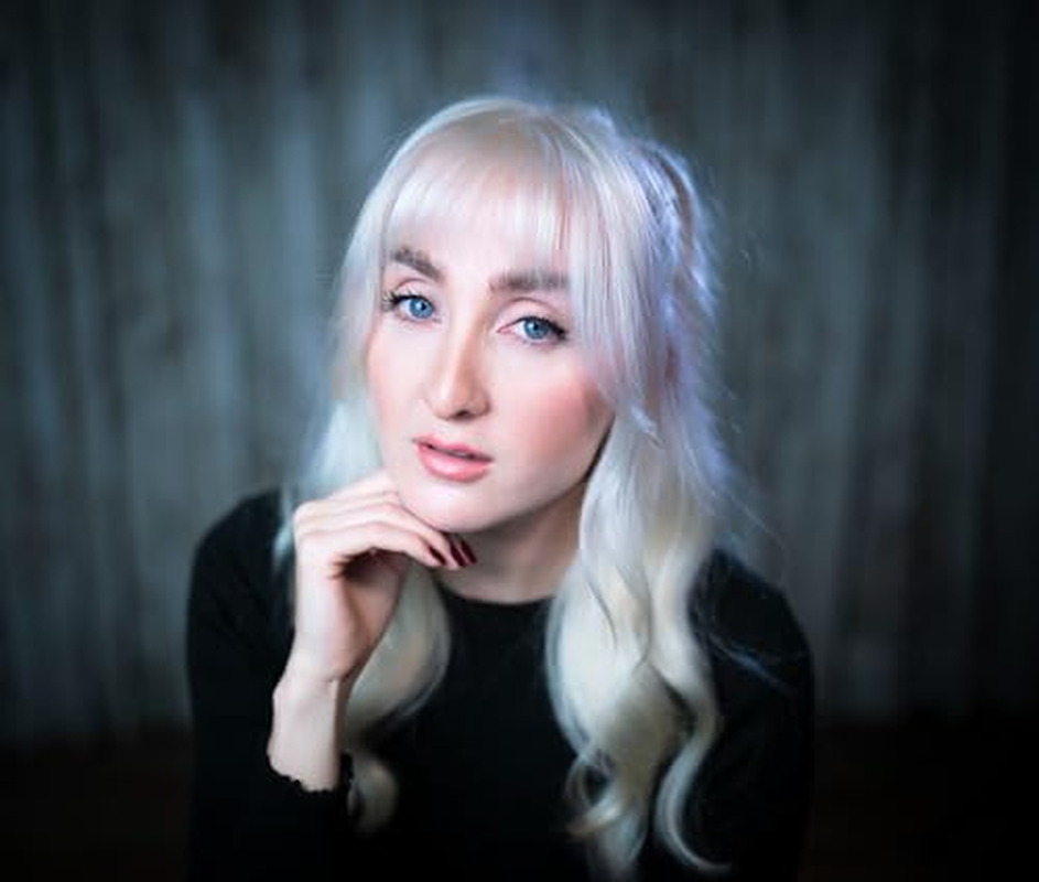 Five Survive: Tiktok Made Me Buy It! an Explosive New Thriller from the Bestselling Author of a Good Girls Guide to Murder image number 1