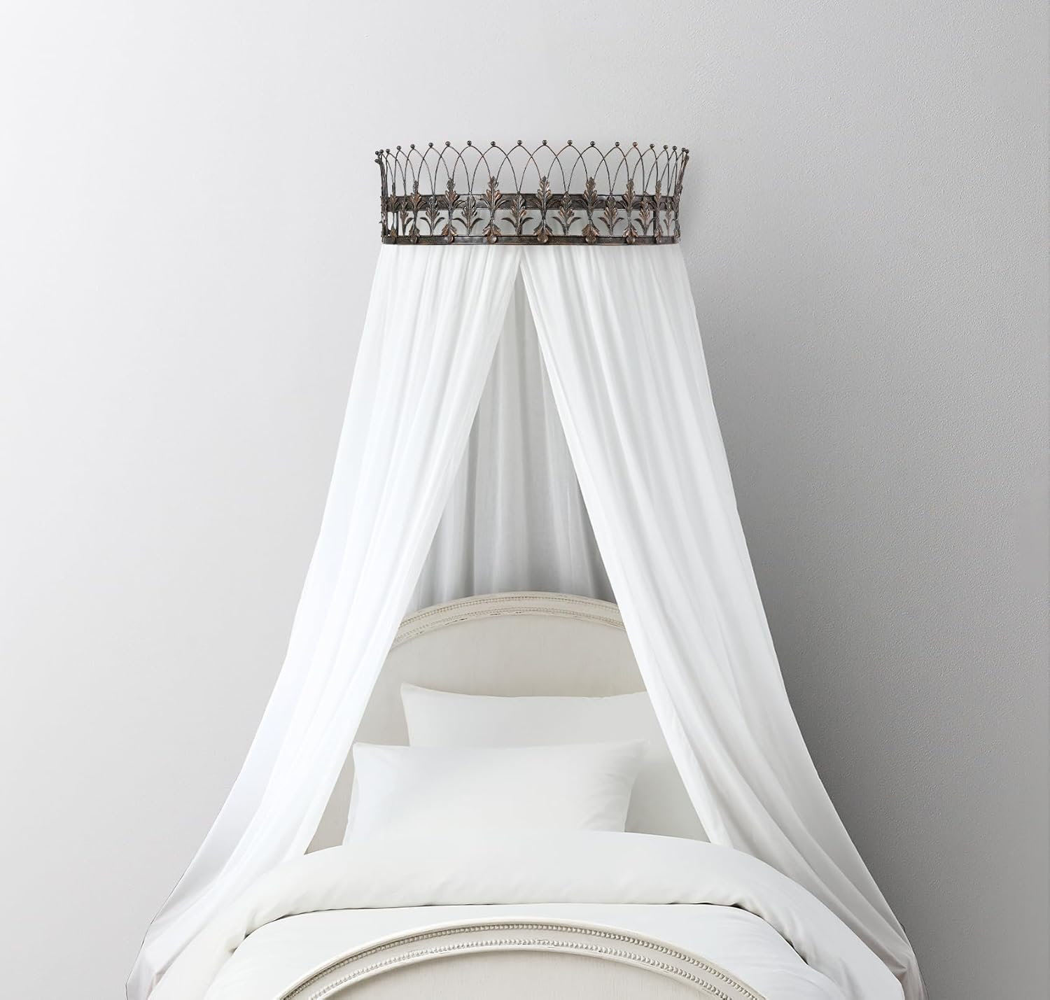 Creative Co-Op Rust Metal Curtain Crown image number 2