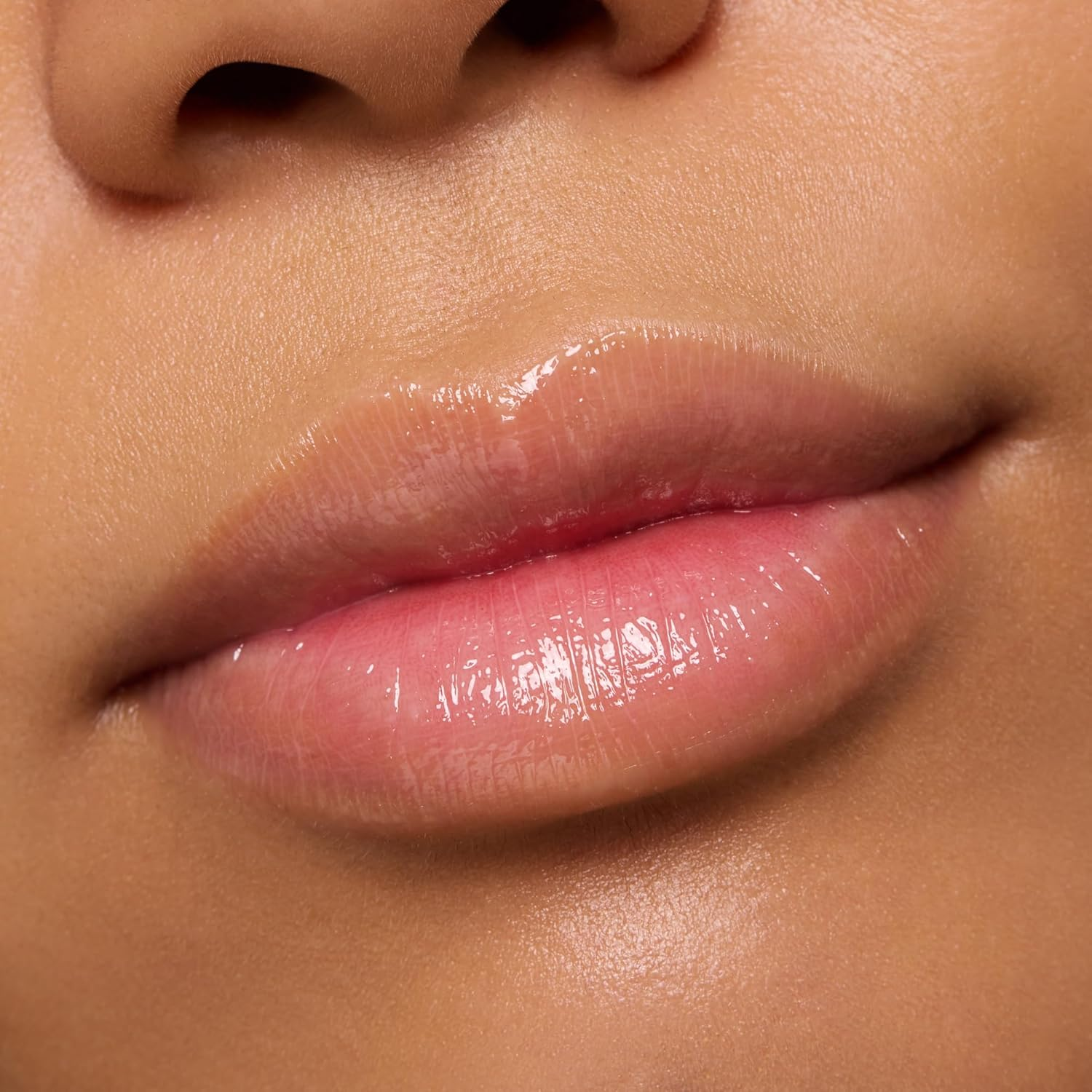 Essence Lip Care JELLY SLEEPING MASK, Strawberry Milkshake Flavour, Red, Vegan, 8G