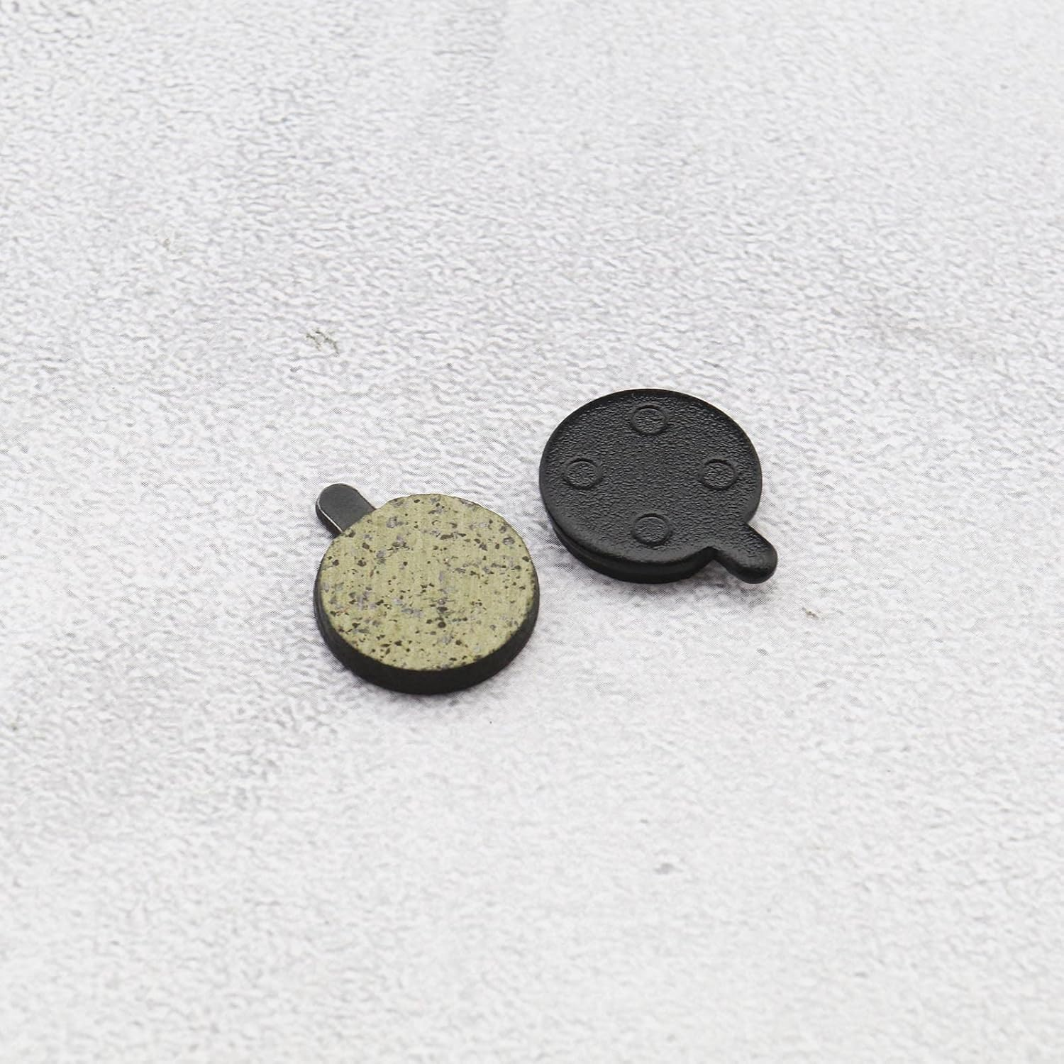 Emagtech 2 Pairs Brake Pads Compatible with Xiaomi M365 Pro/Pro 2 Electric Scooter Equipment Spare Parts Replacement Accessories 23X18.5X4Mm image number 4