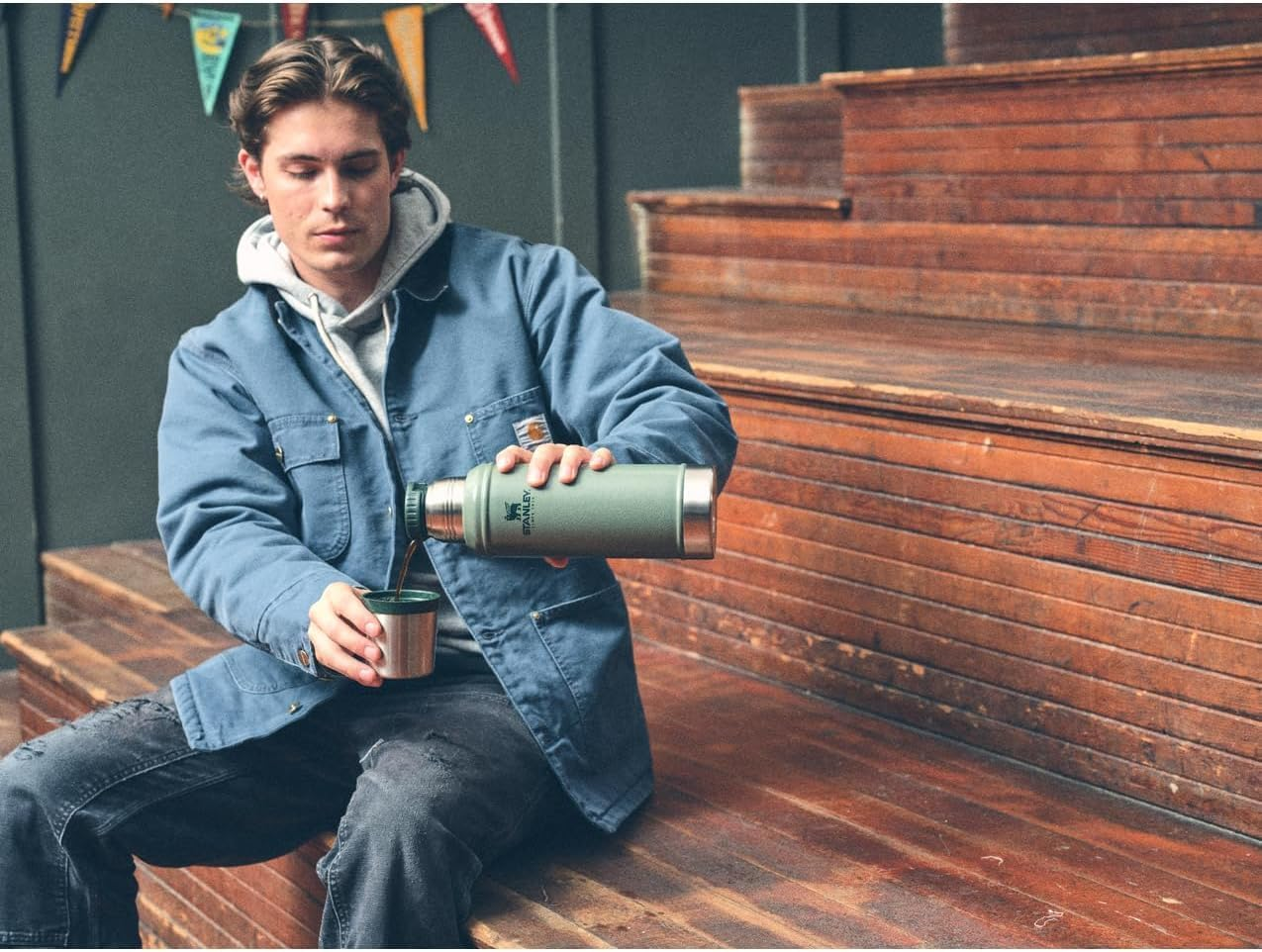 Stanley Classic Legendary Classic Bottle 20Oz Hammertone Green image number 5