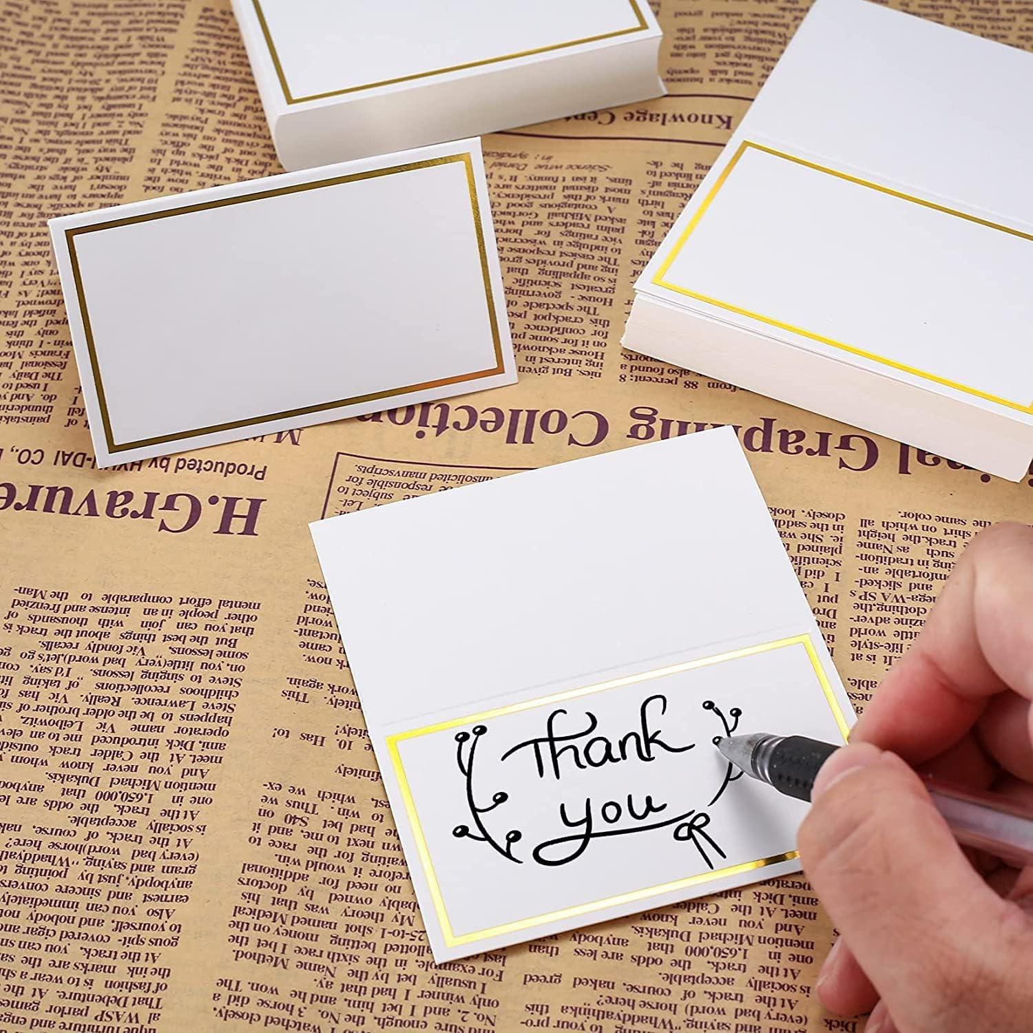 100 Pcs Place Cards with Gold Foil Border, Scored for Easy Folding, Place Cards for Table Setting, Food Tent Labels，Reception Event Celebration Event