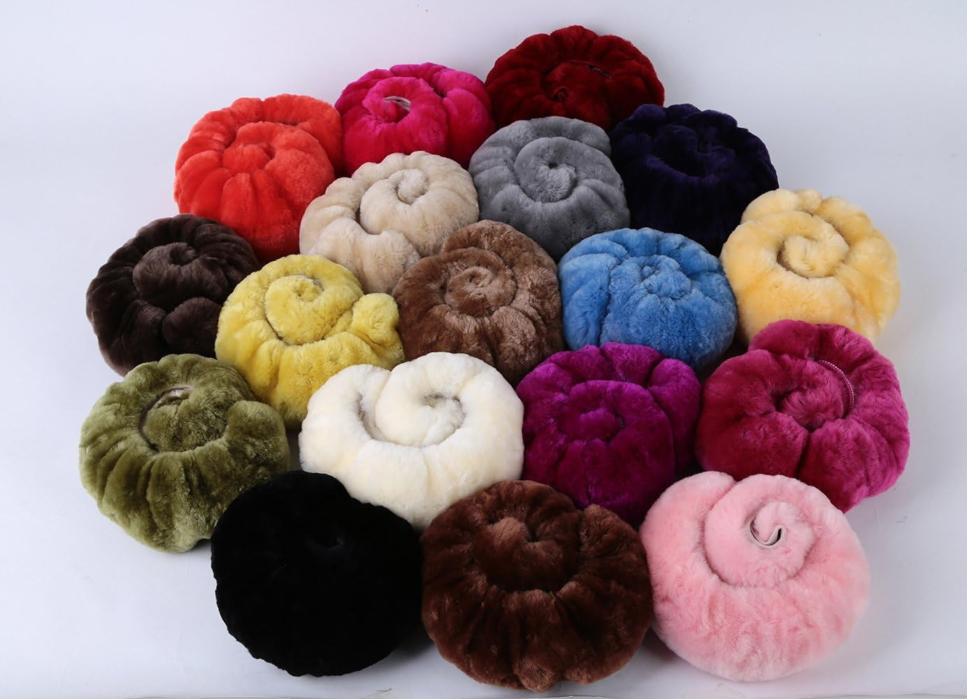 Bellesie Universal Warm Winter Genuine Wool Sheepskin Car Steering Wheel Cover Cushion Protector for 35Cm-43Cm Steering Wheel in Diameter image number 2