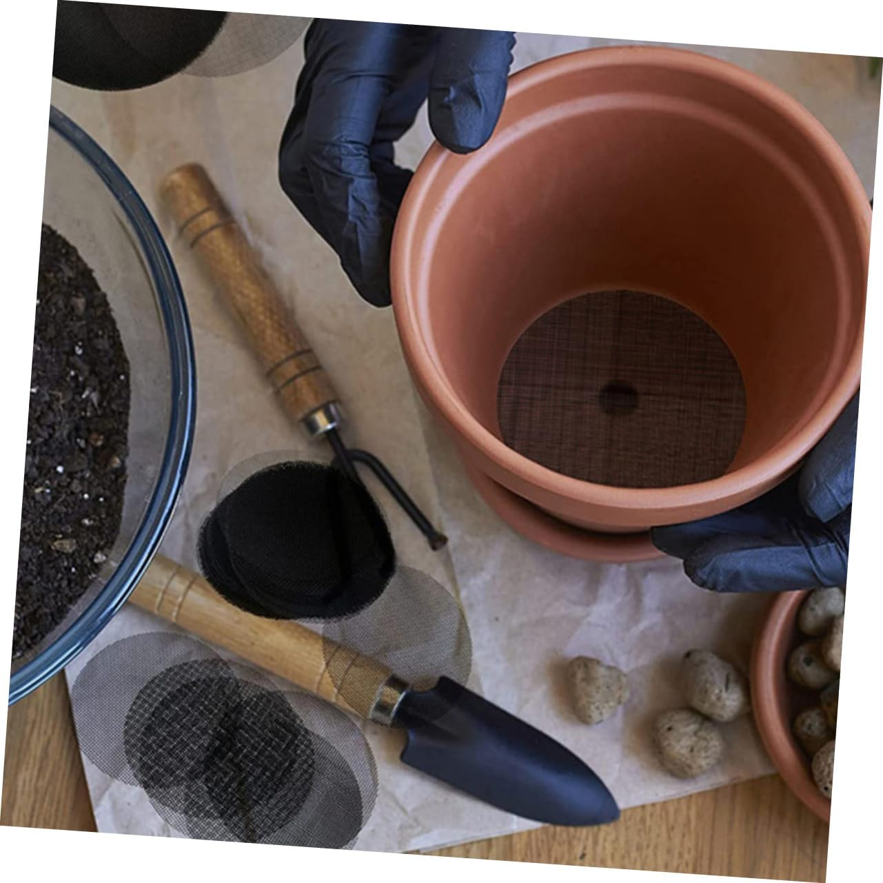 Sosoport 200Pcs round Flower Pot Mesh Pads Soil Loss Prevention for Plant Pot Drainage Breathable Gaskets for Healthy Growth for Gardening