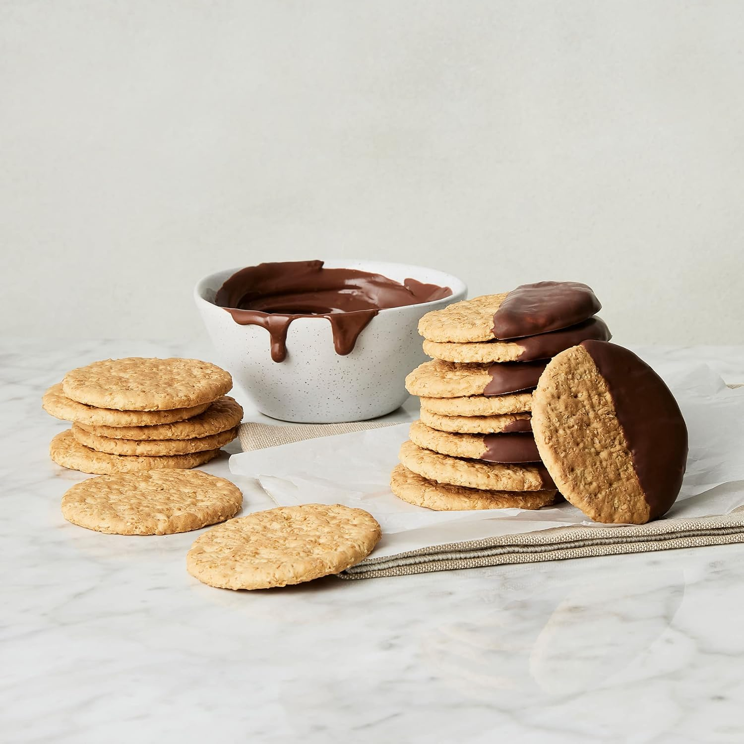 Arnott'S Shredded Wheatmeal Plain Biscuits 250G image number 1