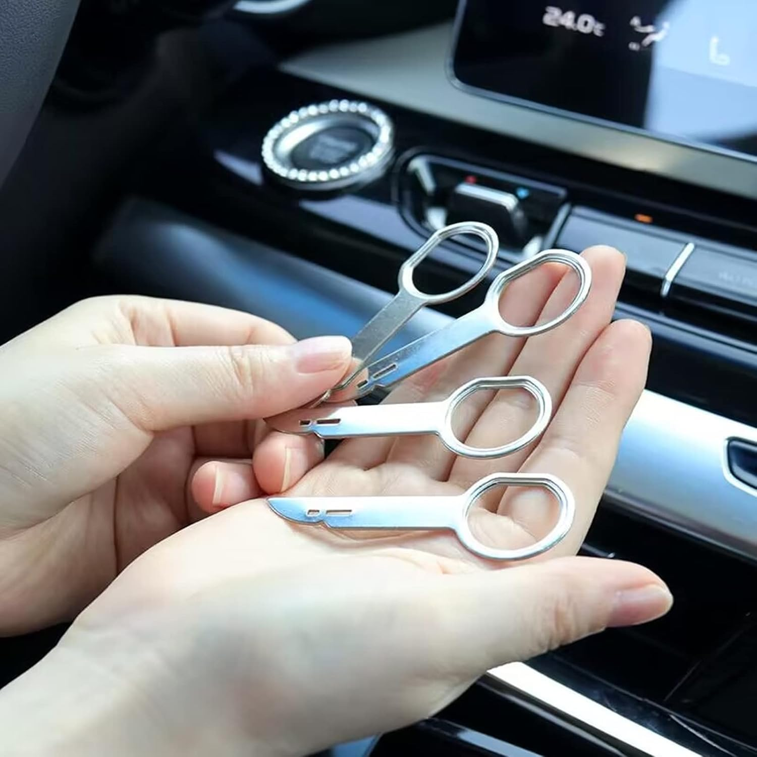 4PCS Radio Radio Removal Tool, Key DIN Release Key Set, Stereo Extraction Tool Pin, Easy to Hold, Stainless Steel Car CD DVD Host Key Removal Tool