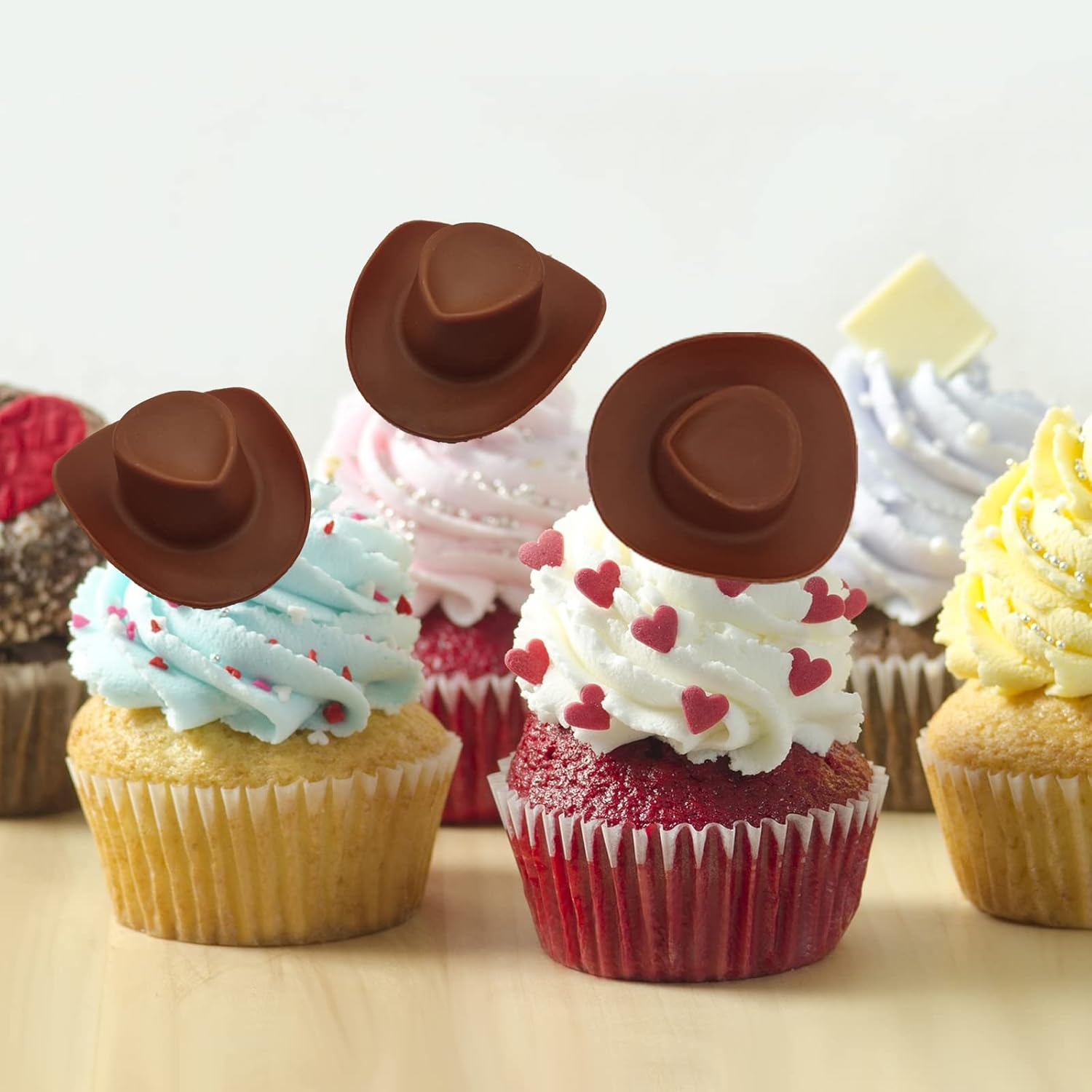 20 Pcs Plastic Mini Cowboy Hats Cowgirl Hats for Crafts Western Party Accessories Decoration