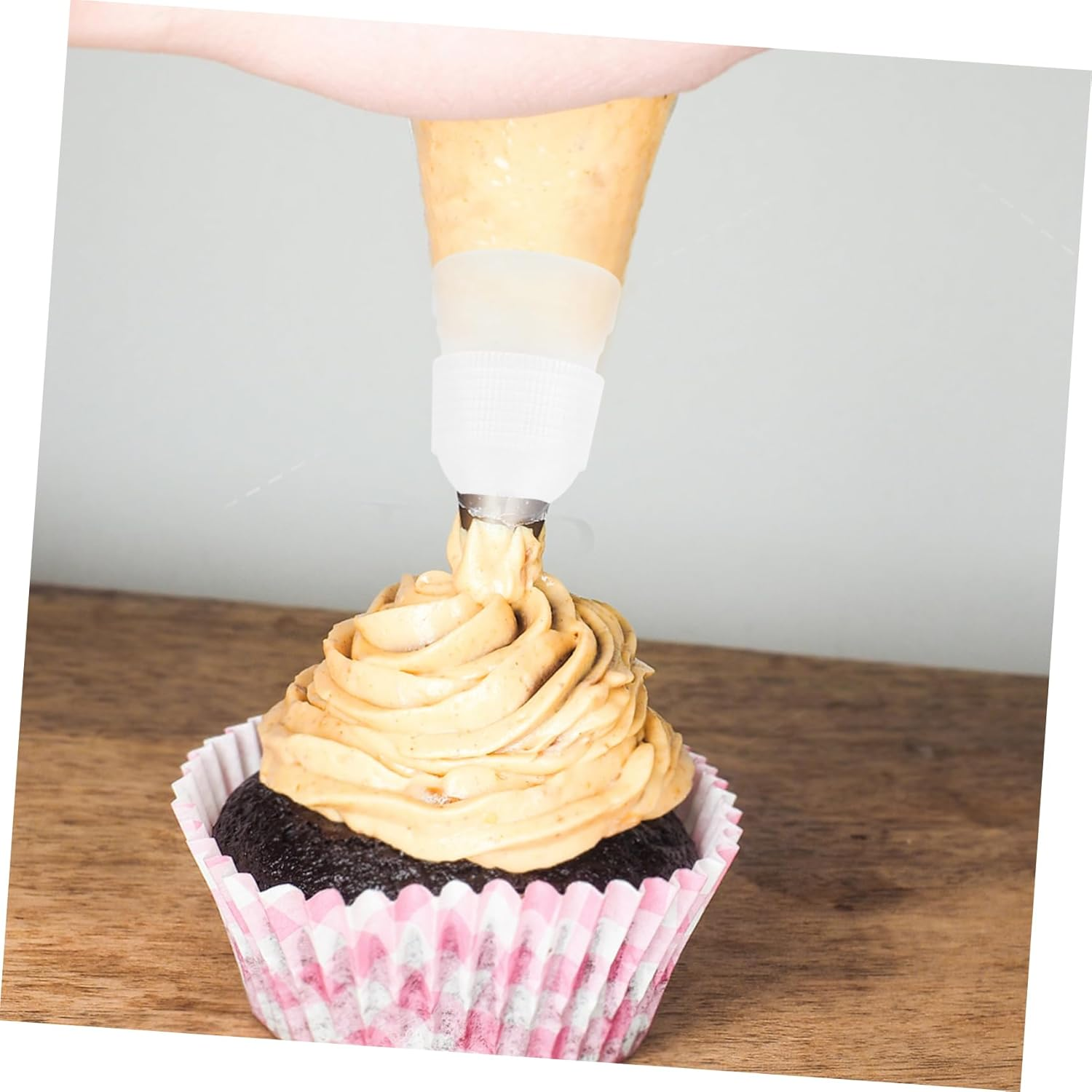 SHOWERORO 20Pcs Cake Decorating Piping Couplers Baking Tool Adapter Cake Piping Bag Tips Easy to Use for DIY Desserts