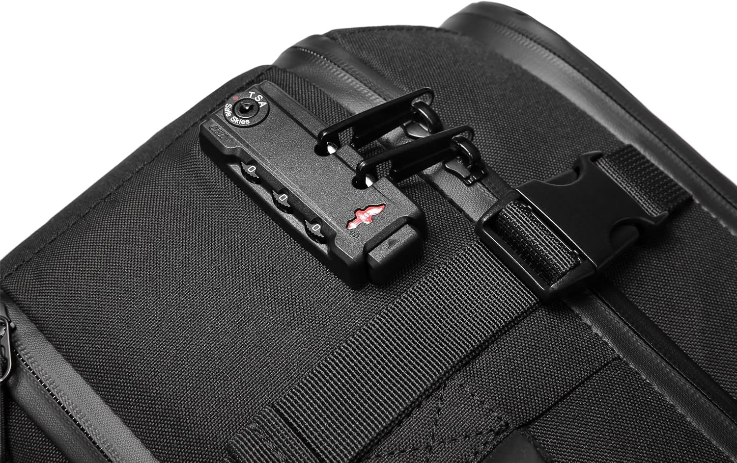 Travel Backpack 25L with Anti-Theft Lock Design, Laptop Compartment and Weather-Resistant Durability image number 4