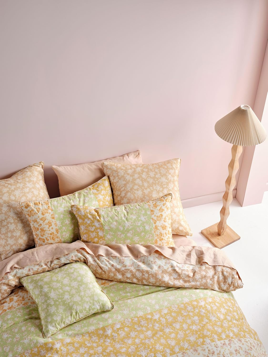 Linen House Shania Honey Quilt Cover Set, King Bed - Pink image number 2