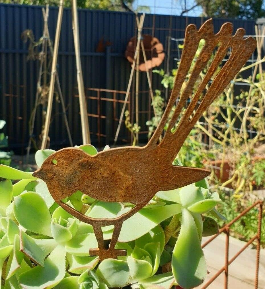 Wagtail Pot Decoration - Australian Made Rusted Metal Garden Art image number 2