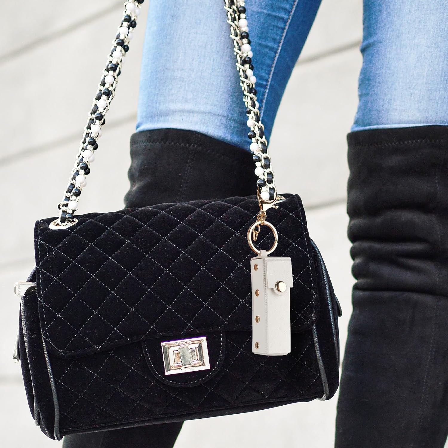 2 Pack Lipstick Case, Soft Leather Lipstick Holder for Women, Portable Lip Balm Sleeve Pouch (Black & White) image number 2