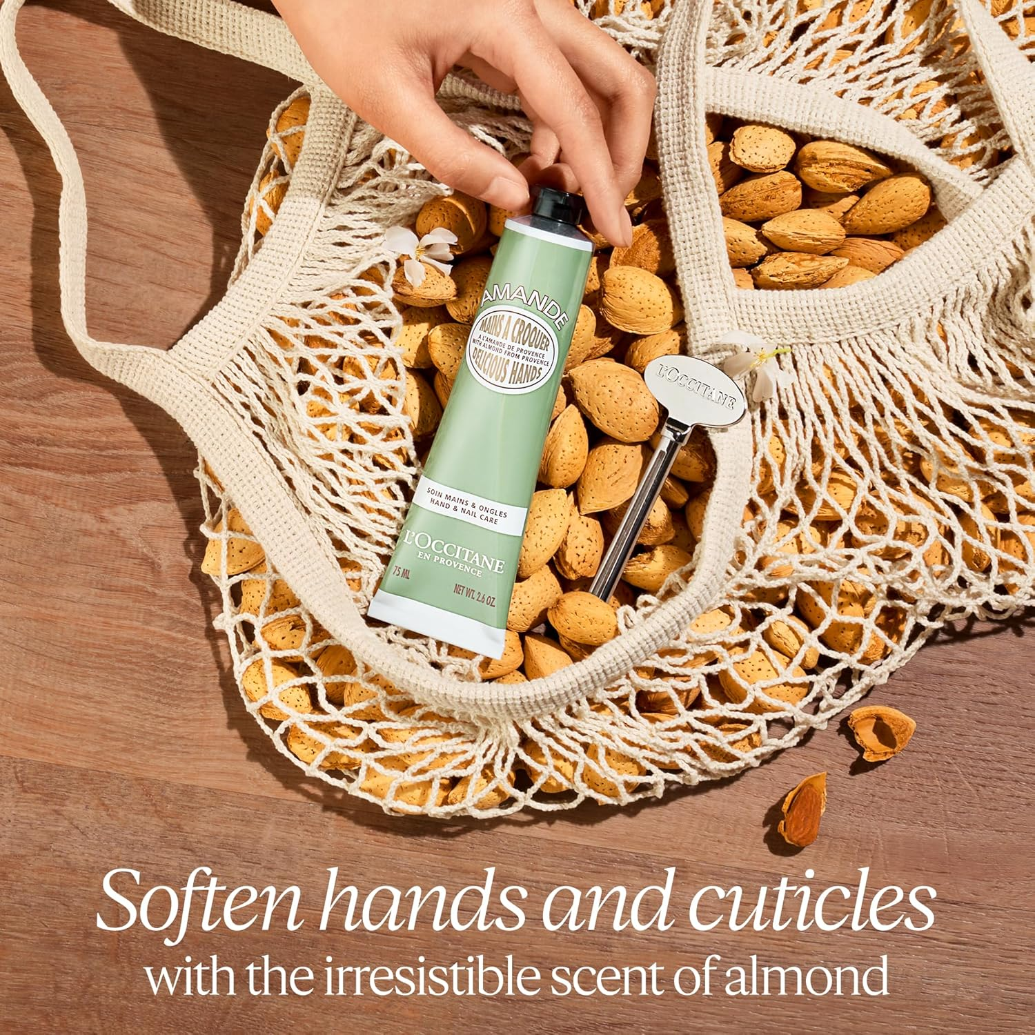 L'OCCITANE Almond Hand Cream to Fall in Fall with Hands & Nails - Dry Hands - 75 Ml image number 5