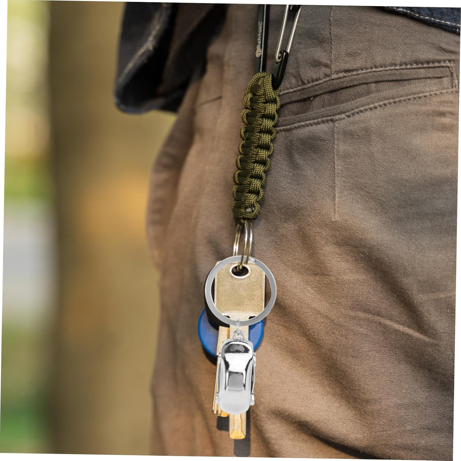 Car Shaped Metal Keychain Keyring Silver, Creative Automotive Keyring for Men and Women, Sturdy Car Key Chain Accessory for Vehicle Interior Use image number 6