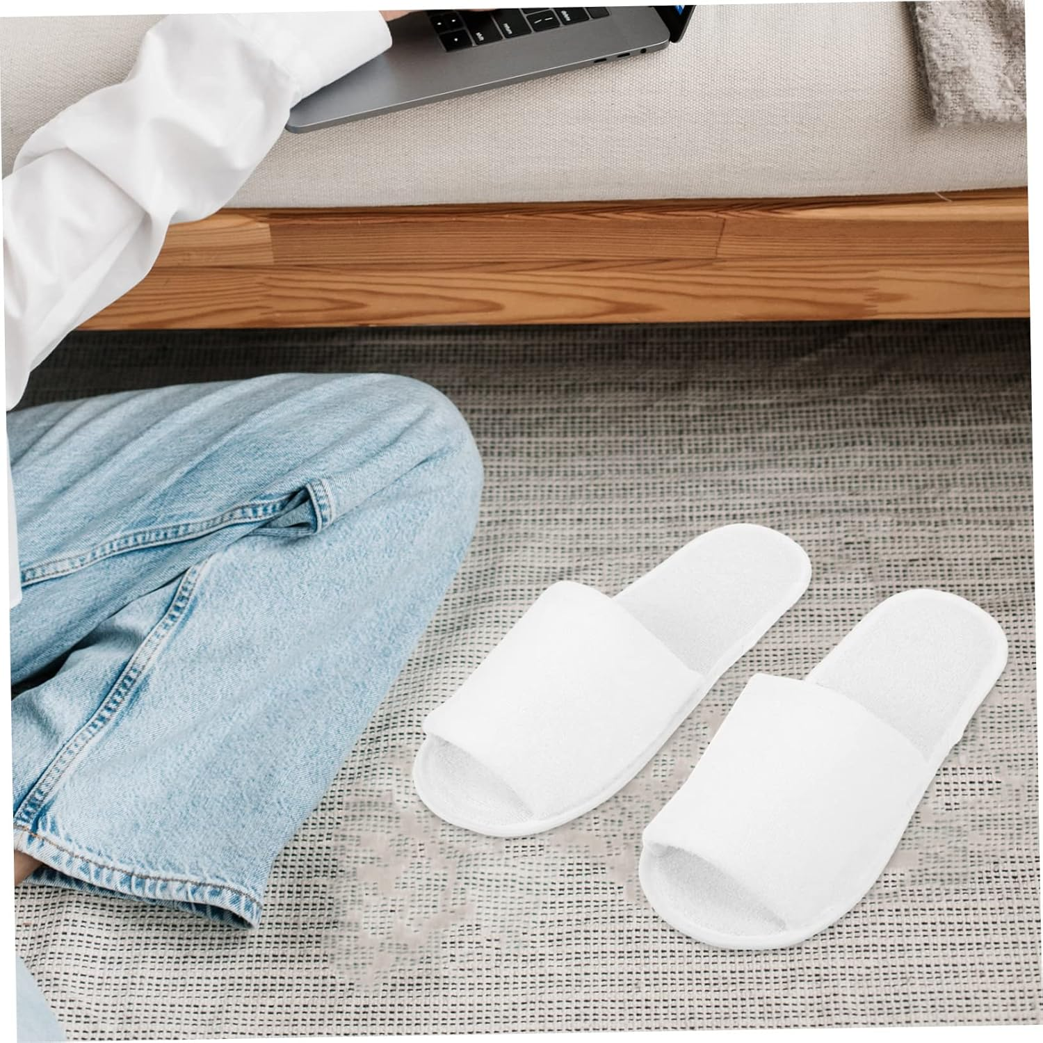 Folding Travel Slippers 2 Pairs Portable Hotel Slippers Non-Slip Soft Sole Universal Home Indoor Shoes for Men and Women