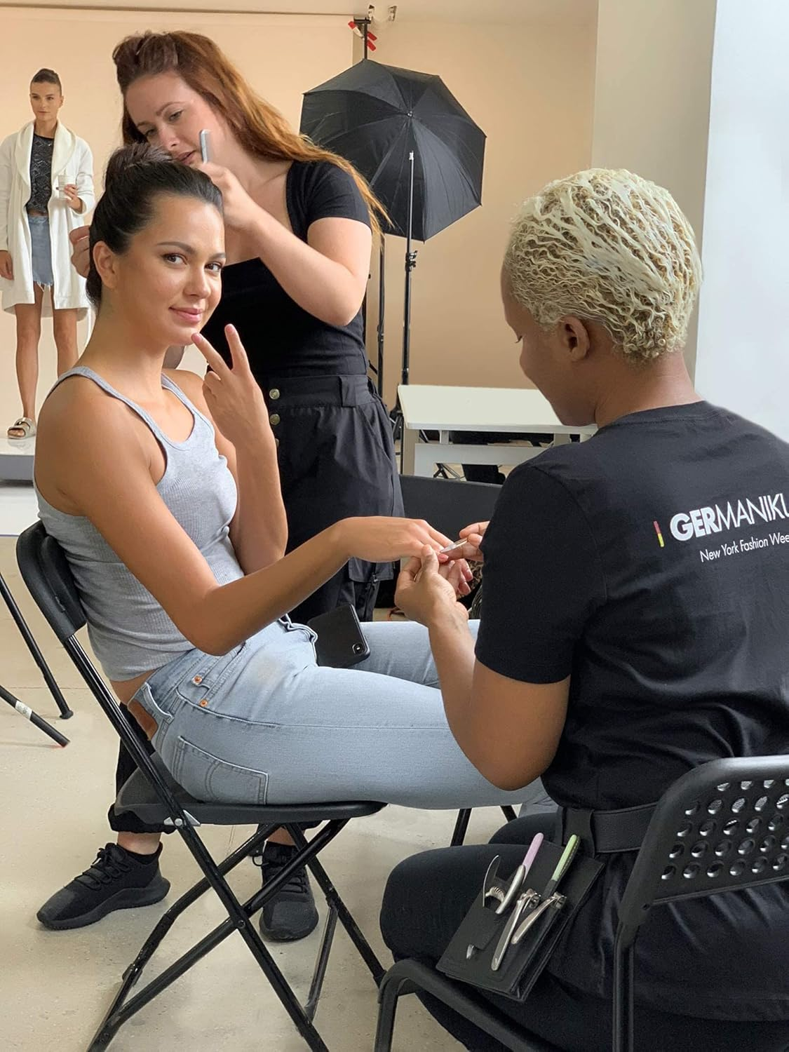 GERMANIKURE Gray Crystal Glass Nail File Set in Black Suede Case &ndash; Handmade in Czech Republic &ndash; Professional Manicure & Pedicure Supplies &ndash; Glass Cuticle Stick, Pusher, Moon File - Blue,Red image number 2