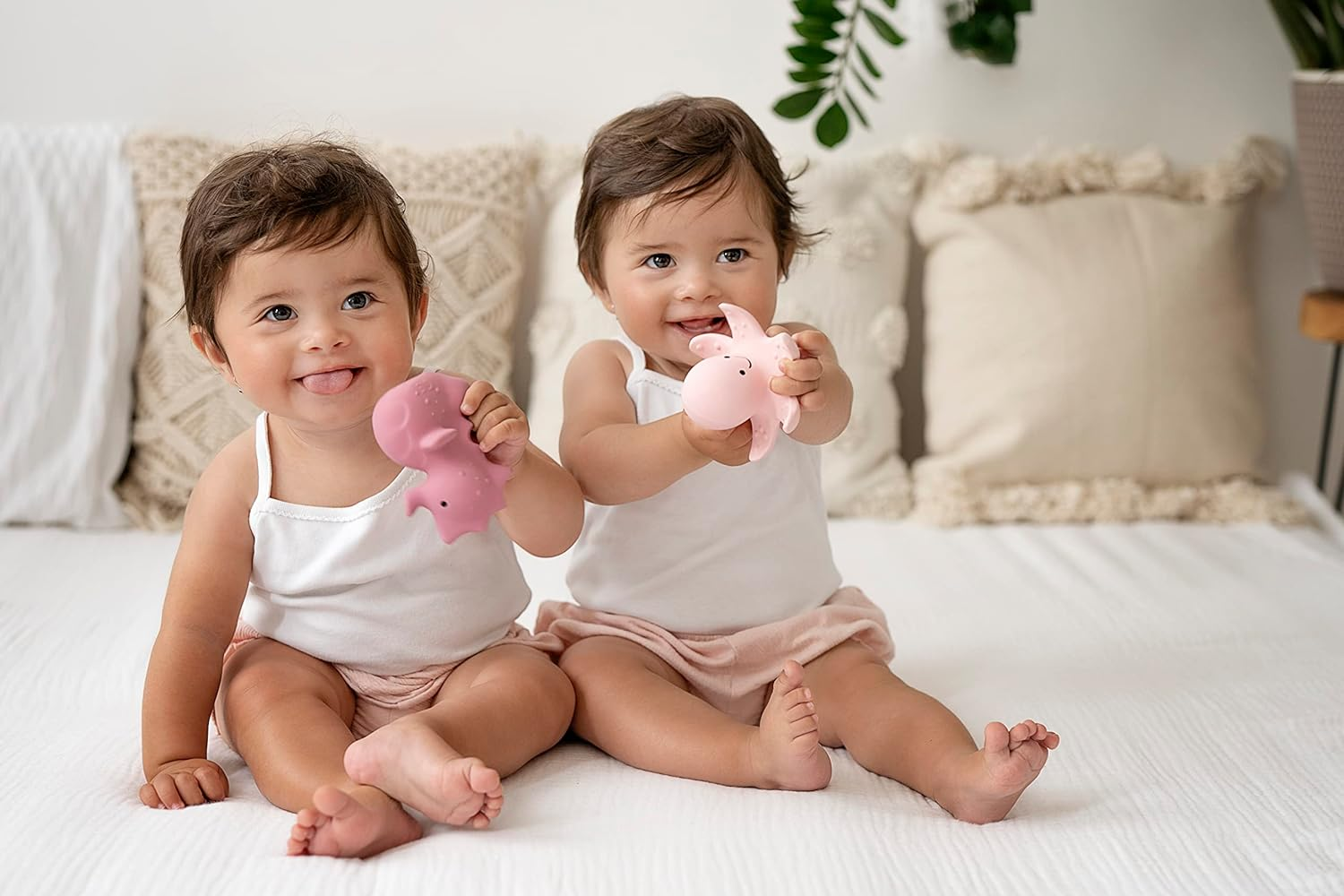 Tikiri Ocean Buddies Fully Enclosed All Rubber Bath Teether Toys Set of 6 image number 6