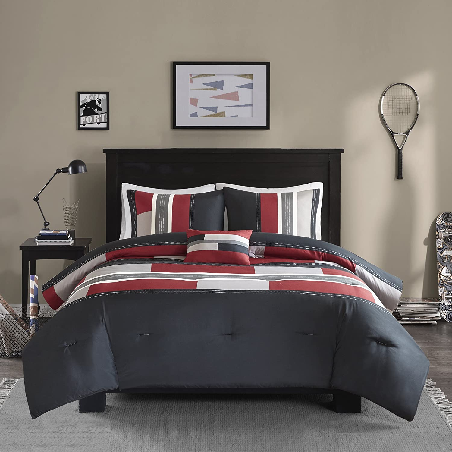 Comfort Spaces Casual Comforter Set Sporty Design, Vibrant Color, Active Lifestyle Boys Bedroom D&eacute;cor, All Season Soft Microfiber Bedding Set, Decorative Pillow, Sham Black/Red Twin/Twin XL 3 Piece image number 2