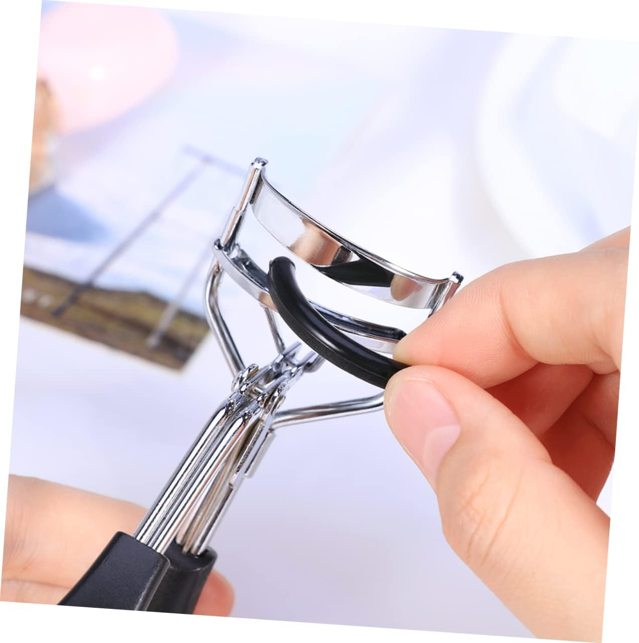 100 Pcs Eyelash Curler Refill Pads Soft Replacement Strips for Universal Eyelash Curler Makeup Tool Accessory image number 2