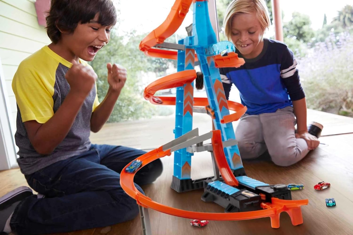 Hot Wheels Sky Crash Tower Track Set, 2.5+ Ft / 83 Cm High with Motorized Booster, Orange Track & 1 Hot Wheels Vehicle, Race Multiple Cars, Kids 5 to 10 Years Old & Up image number 3