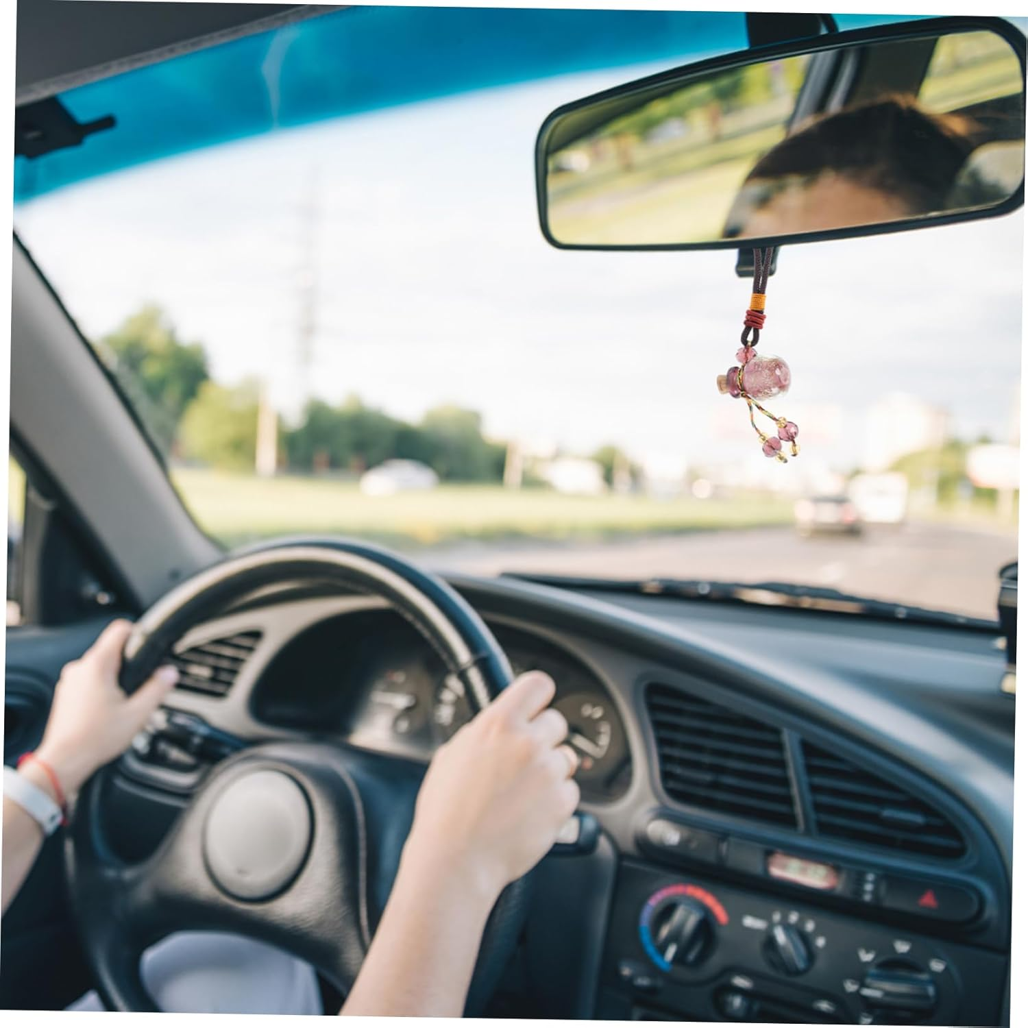 2Pcs Luminous Ball Perfume Bottle Necklaces Essence Oil Bottles for Car Pendants Handmade Glass Aromatherapy Accessories image number 5