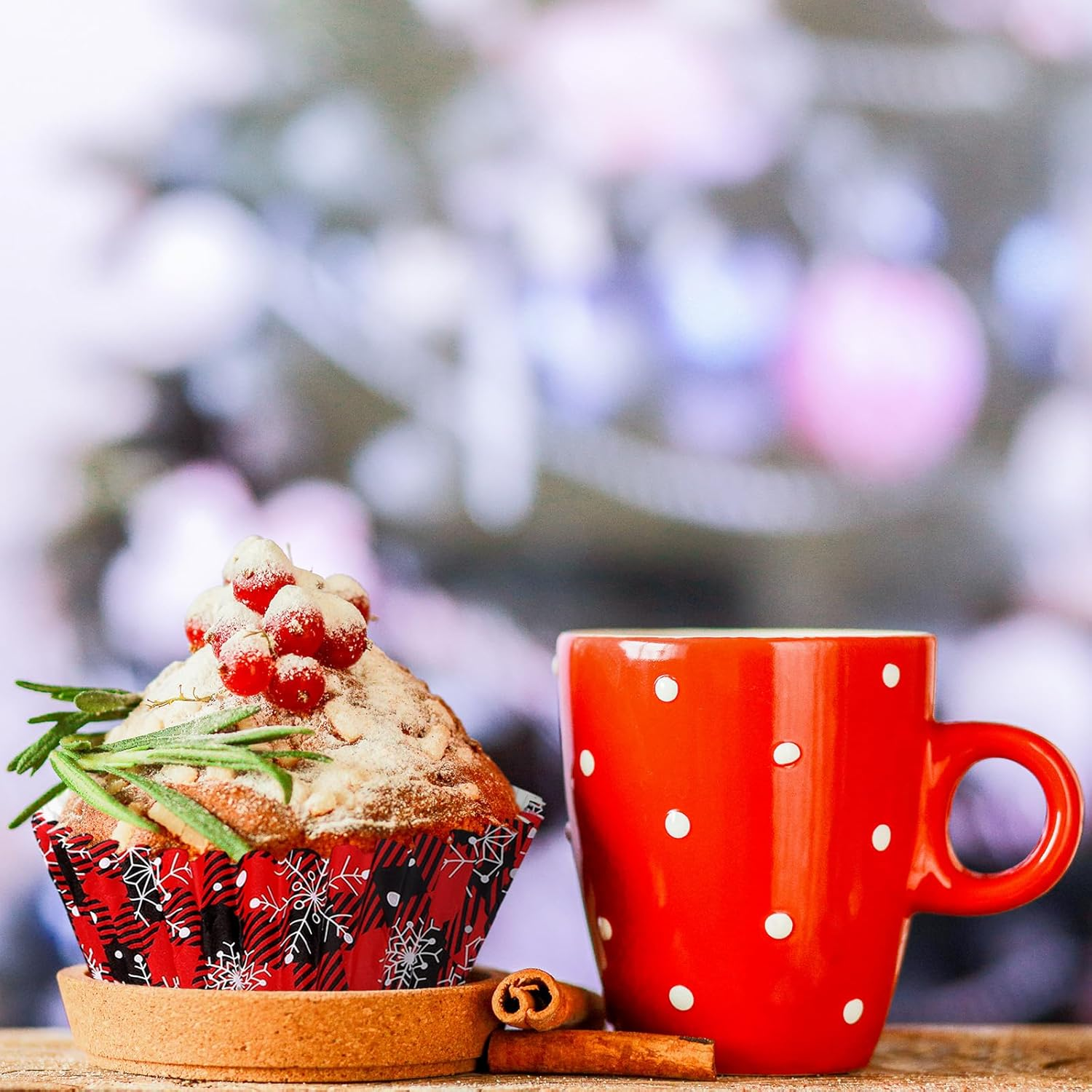 Whaline 300Pcs Christmas Plaid Snowflake Cupcake Liners Red Black Buffalo Plaid Cupcake Wrappers Baking Cups Holders Muffin Liners for Xmas Winter Holiday Birthday Party Supplies image number 1