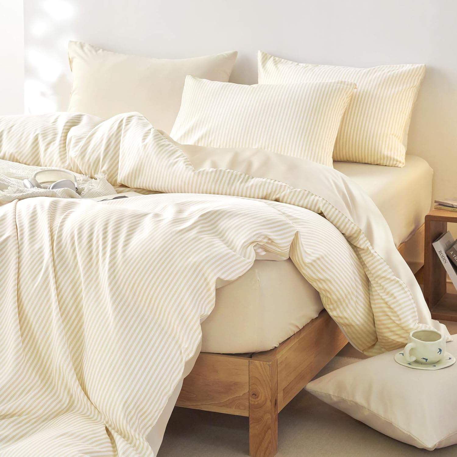 Wake in Cloud - Striped Quilt Cover Set, 1000TC Ultra Soft Microfiber Doona Duvet Cover, Ticking Stripes Pinstripe Pattern Printed Bed Bedding, 3 Pieces, Beige, Queen Size image number 4