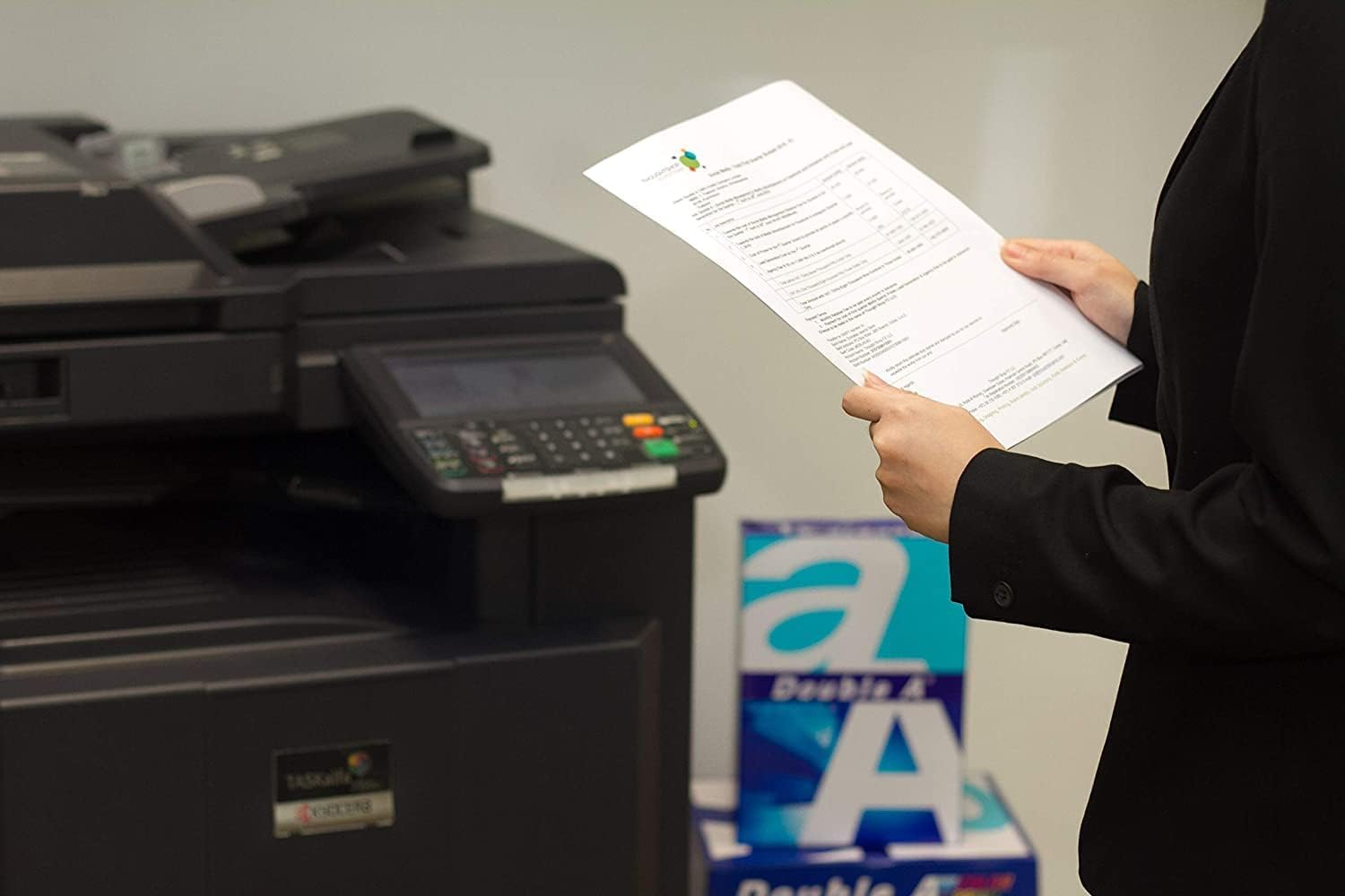 Double A, A4 Ream Paper, A4 80 GSM, 2500 Sheets, White, Clever Easy to Open Box image number 2