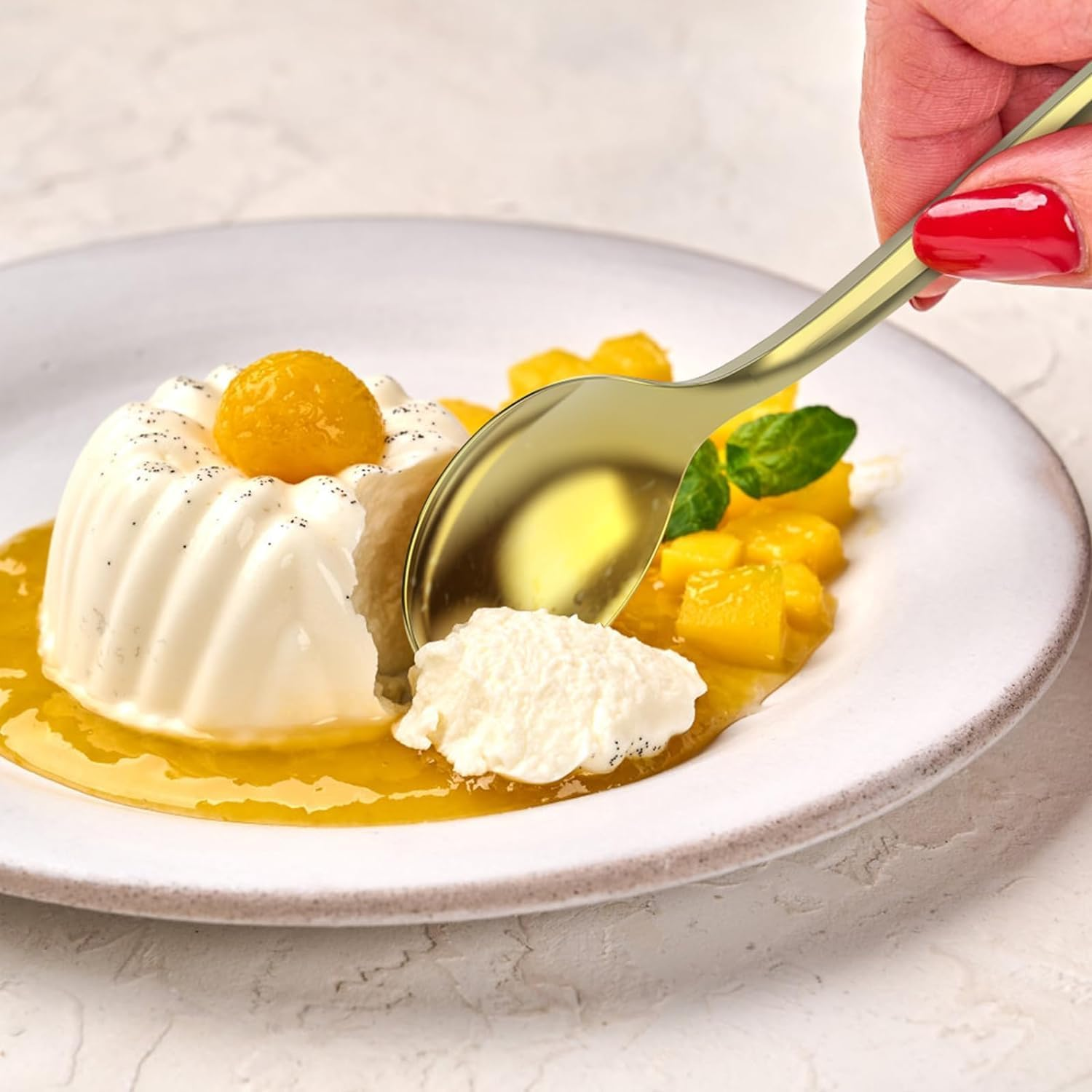 200 Heavy Duty Gold Plastic Silverware,100 Forks, 50 Spoons, 50 Knives, Bpa-Free,Reusable Gold Plastic Utensils Set, Plastic Cutlery Set, Party Wedding Dessert Picnic Christmas Catering image number 1