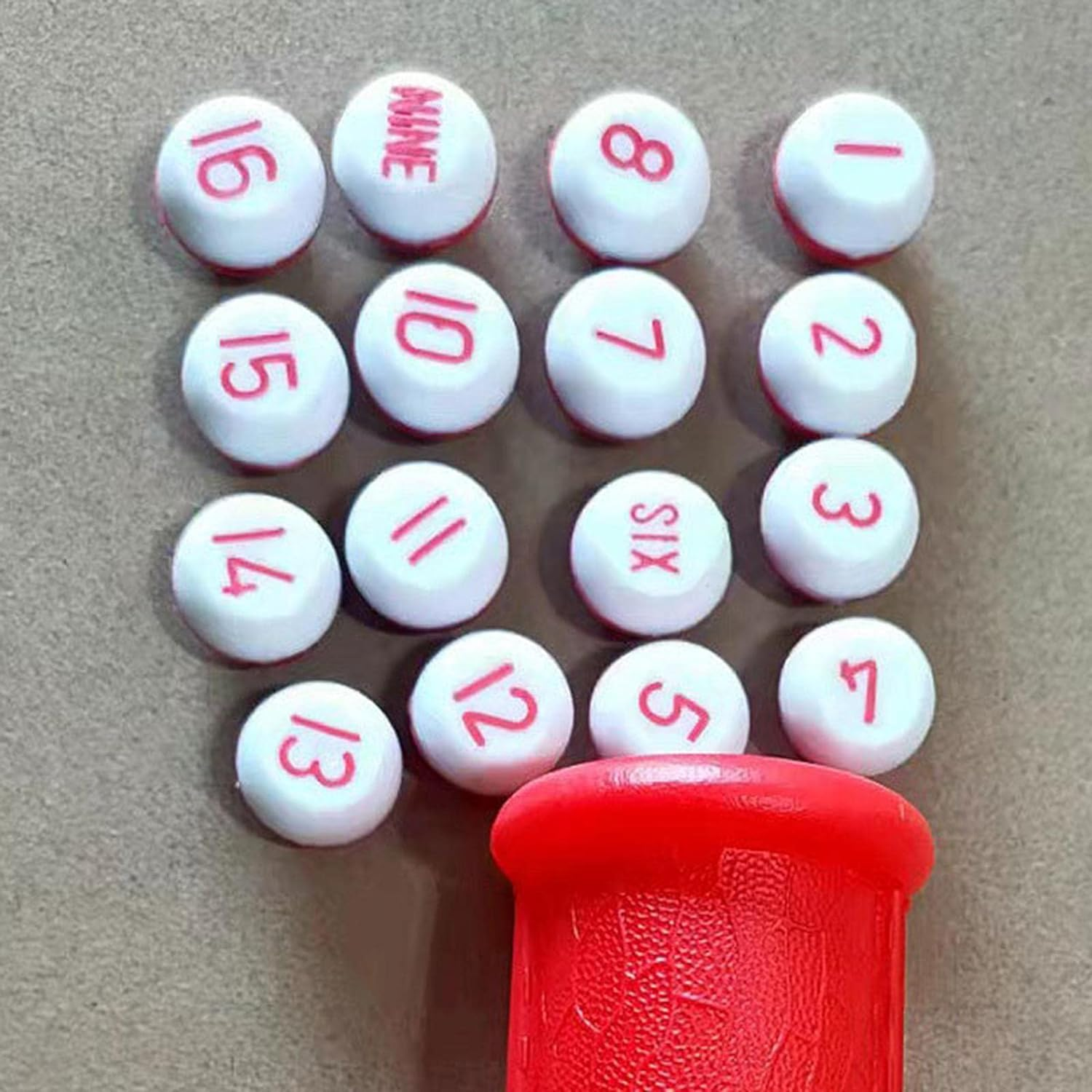 1 Set Billiard Game Kelly Billiards Accessory with 16 Numbered Tally Balls Dice Pool Shaker Bottle for Family Sports Toys Indoor Home image number 6