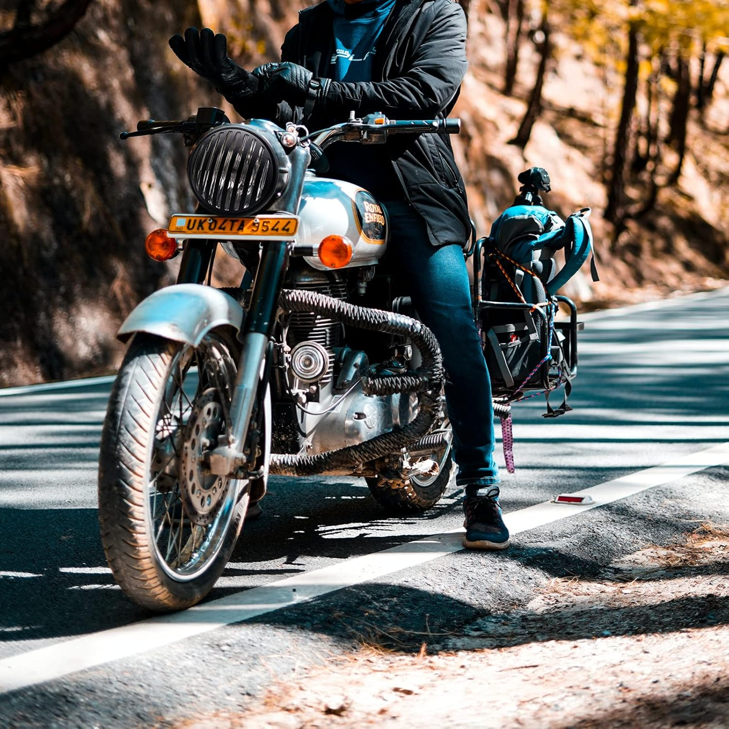 7" round Motorcycle Headlight with Custom Grille Cover and Bracket Assembly, Black Retro Universal Motorbike Front Headlamp for Softail Street Glide Chopper Cruiser CG125 image number 1