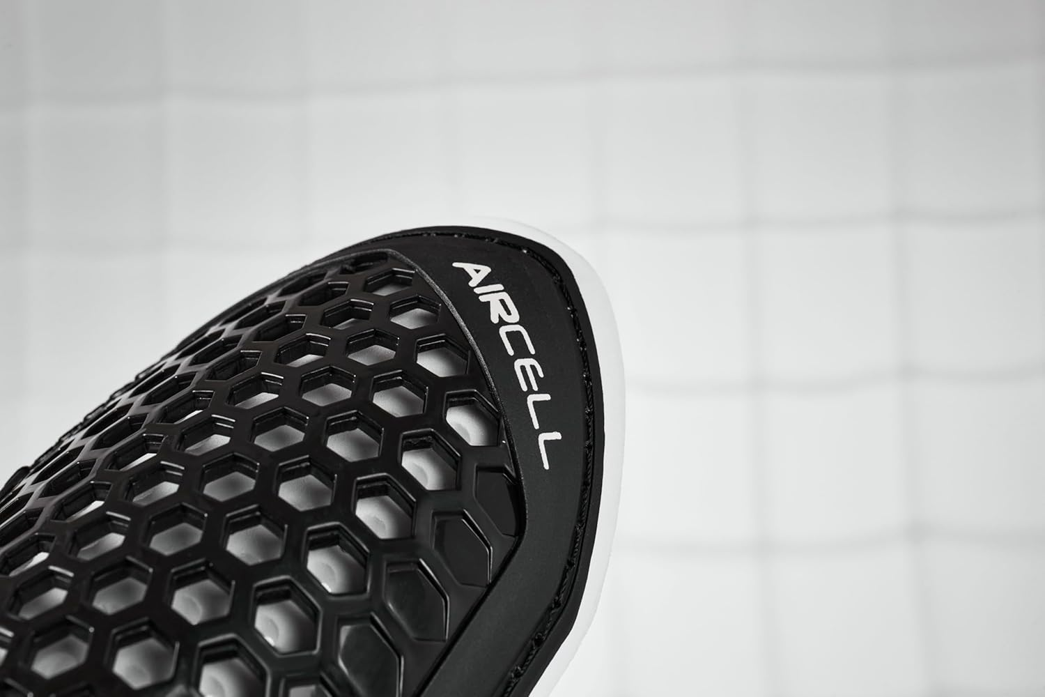 Mitre Aircell Football Shin Pads | Extremely Breathable | Impact Protection | Lightweight Shin Guard image number 2